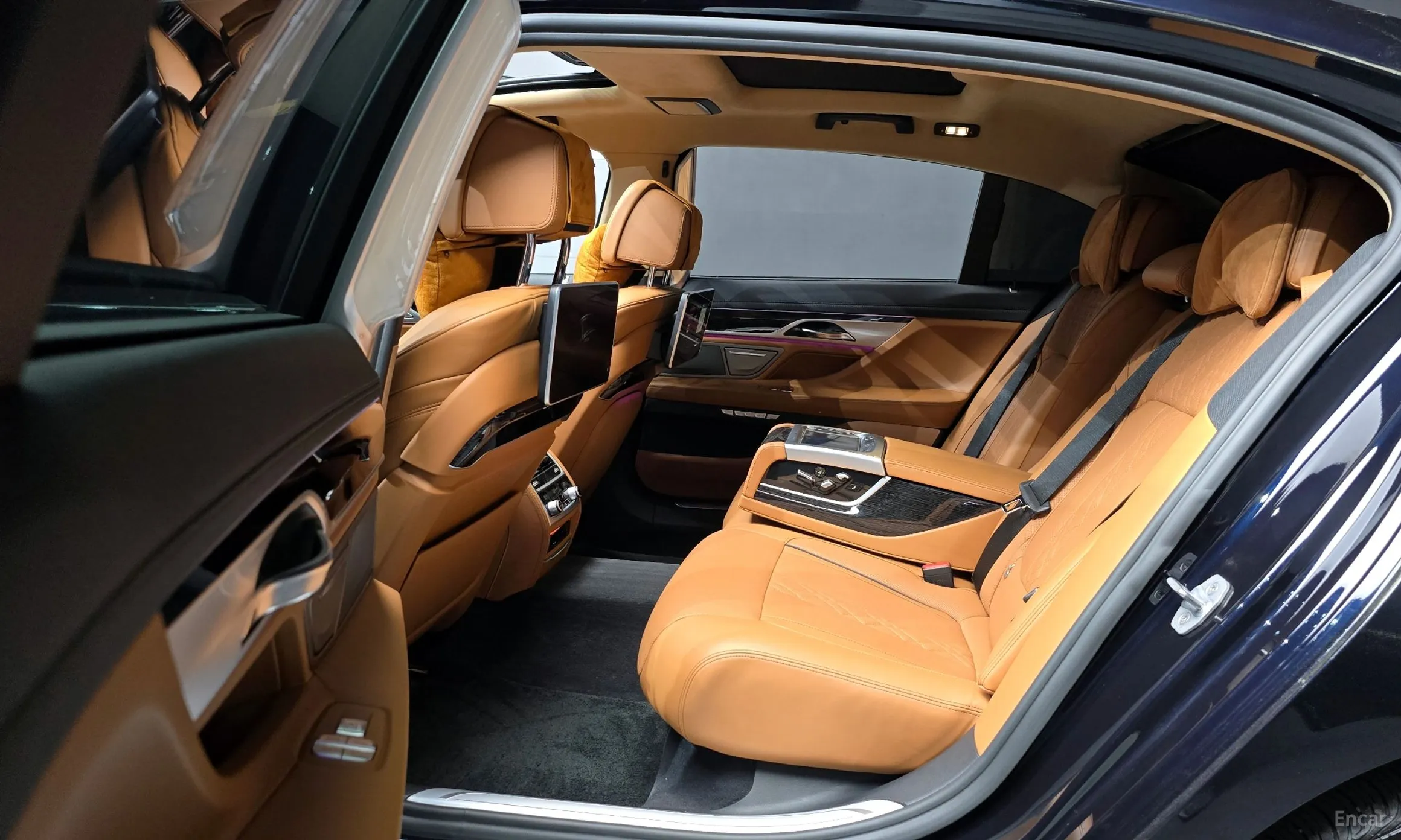 BMW 7 Series (G11) превью 12