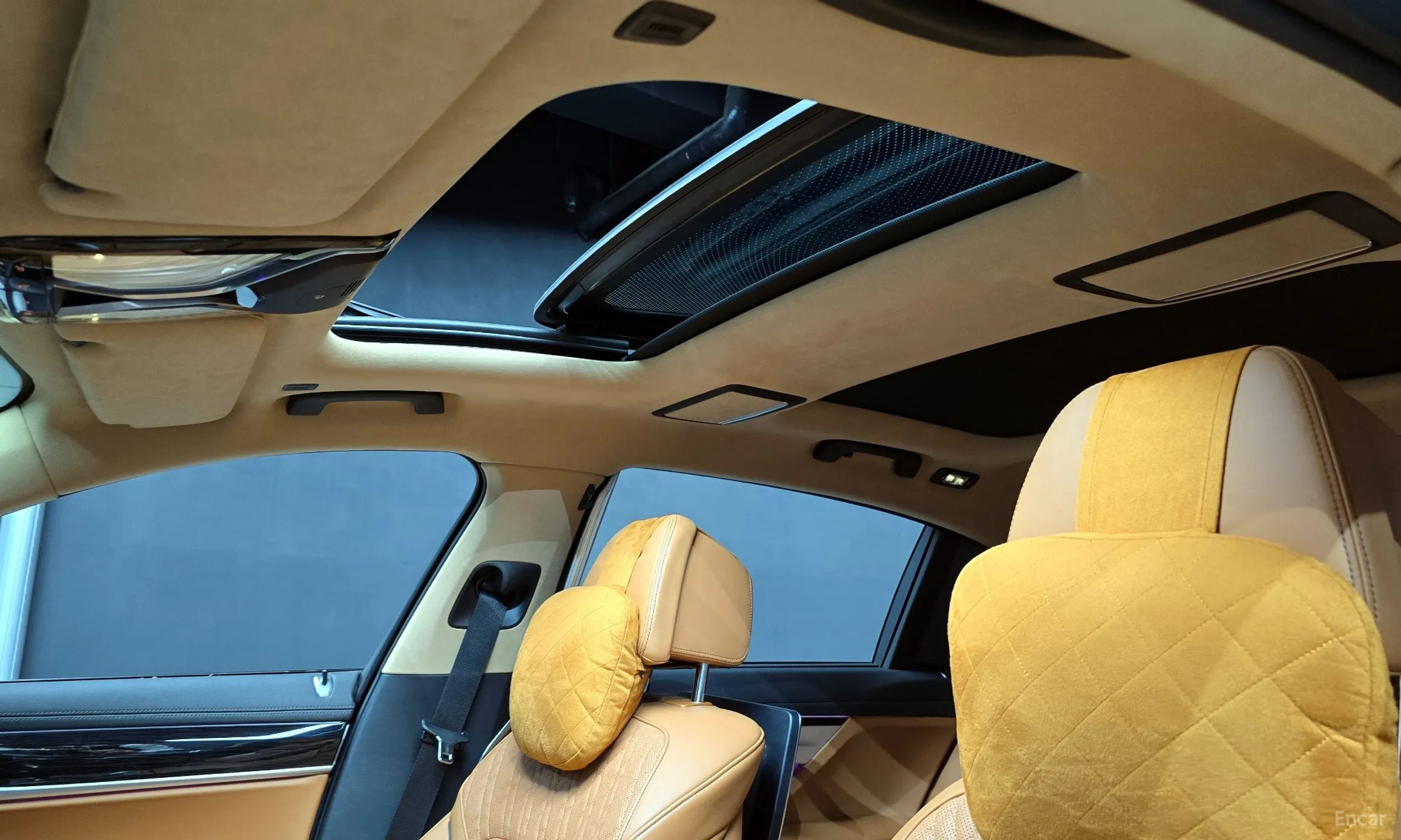BMW 7 Series (G11) превью 19