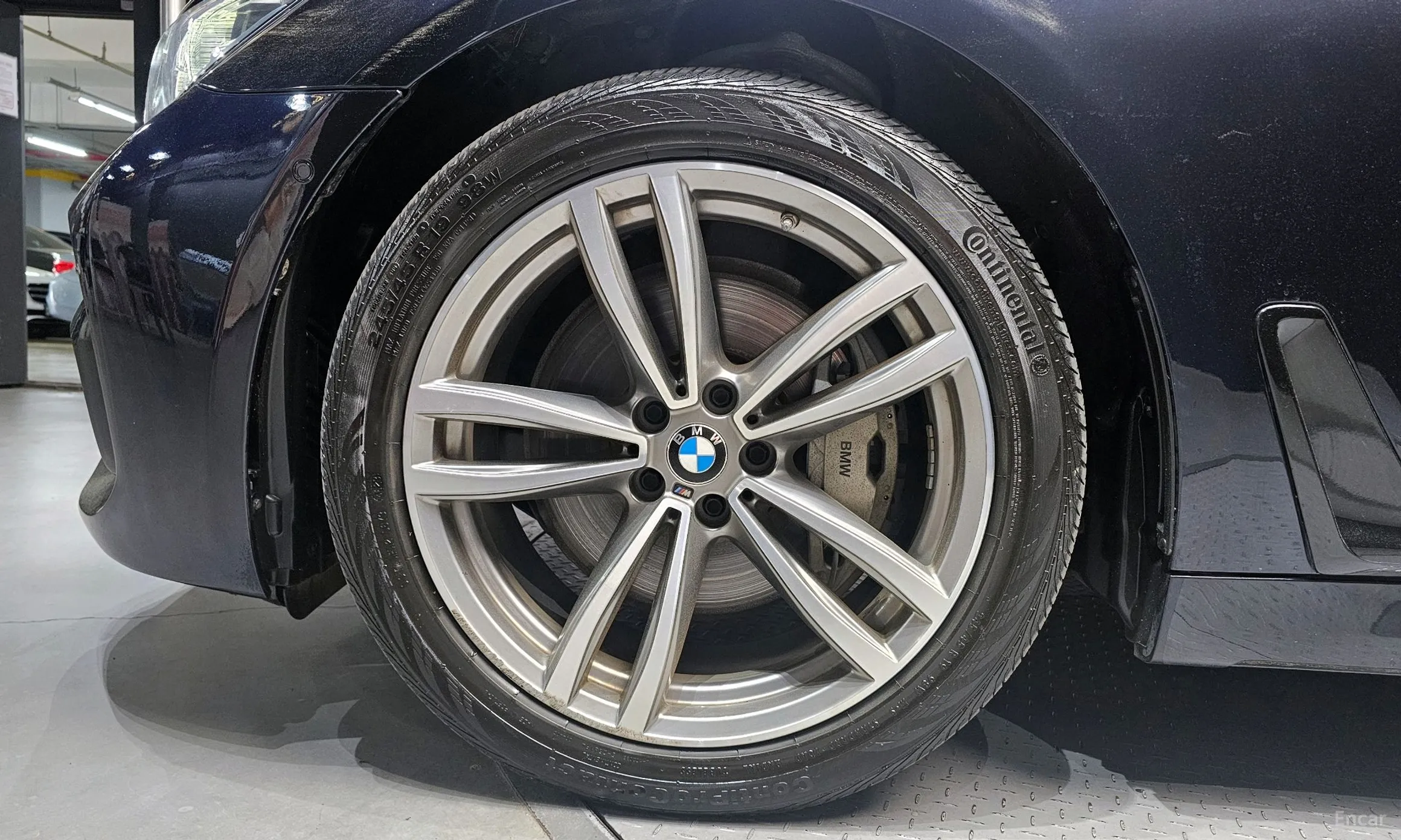 BMW 7 Series (G11) превью 5