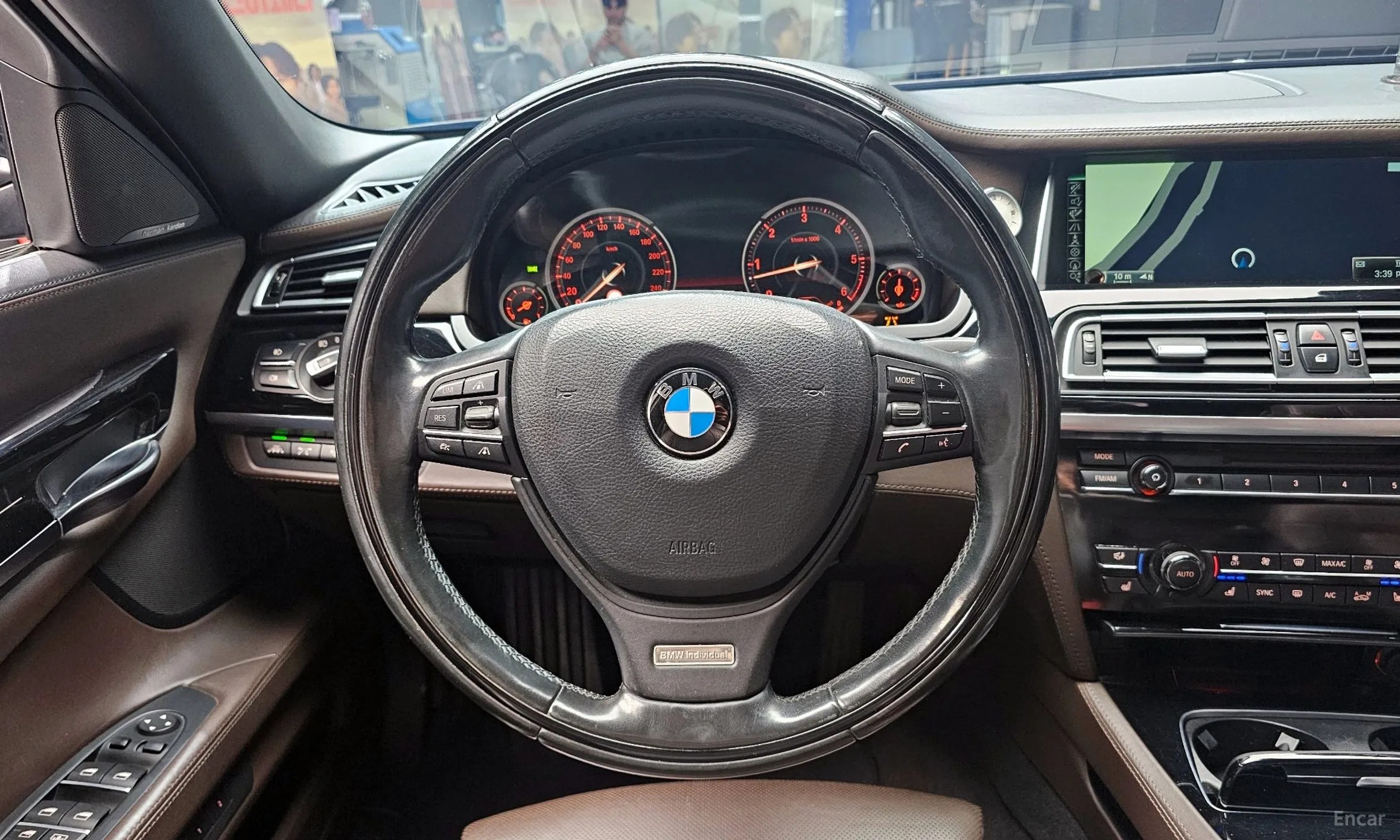 BMW 7 Series (F01) превью 13