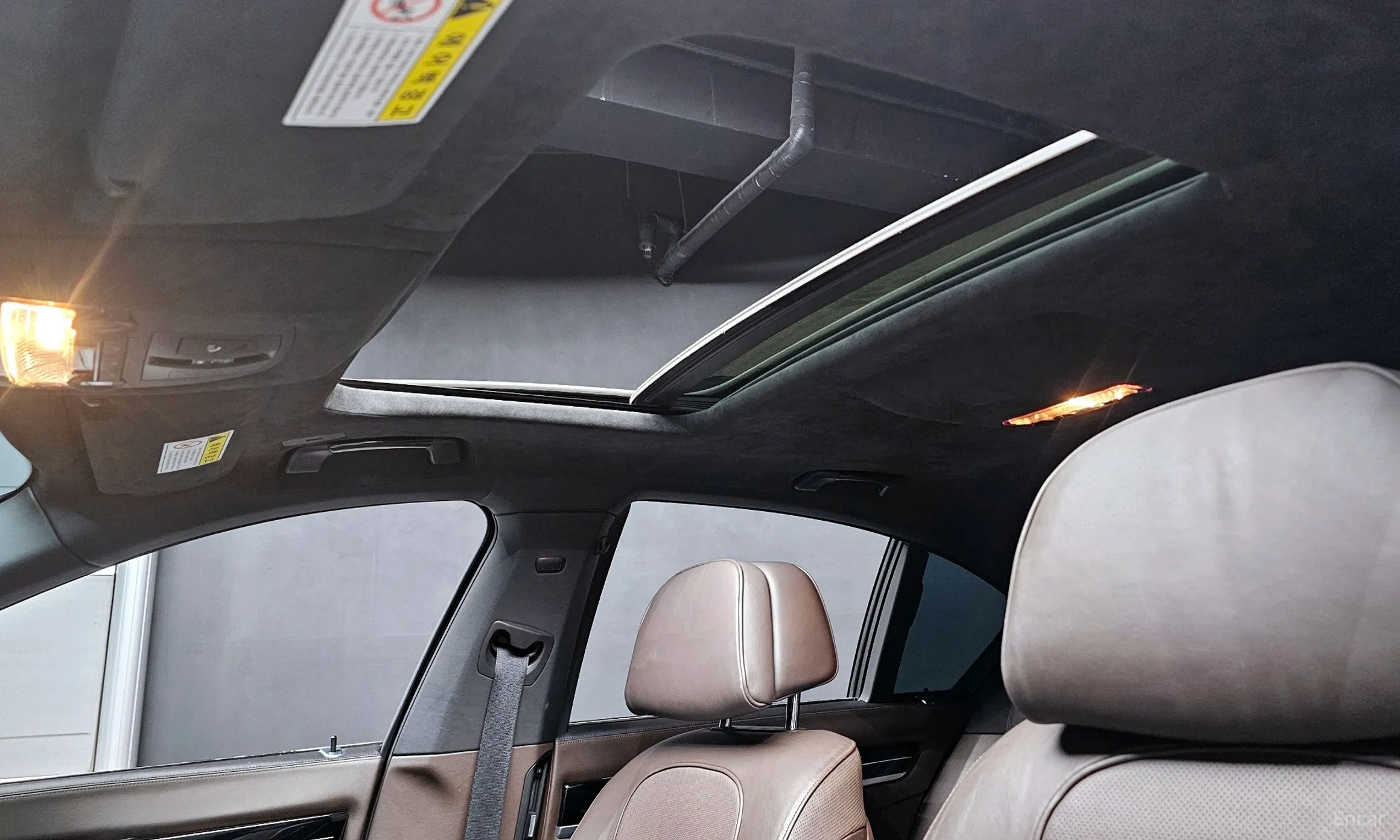 BMW 7 Series (F01) превью 17