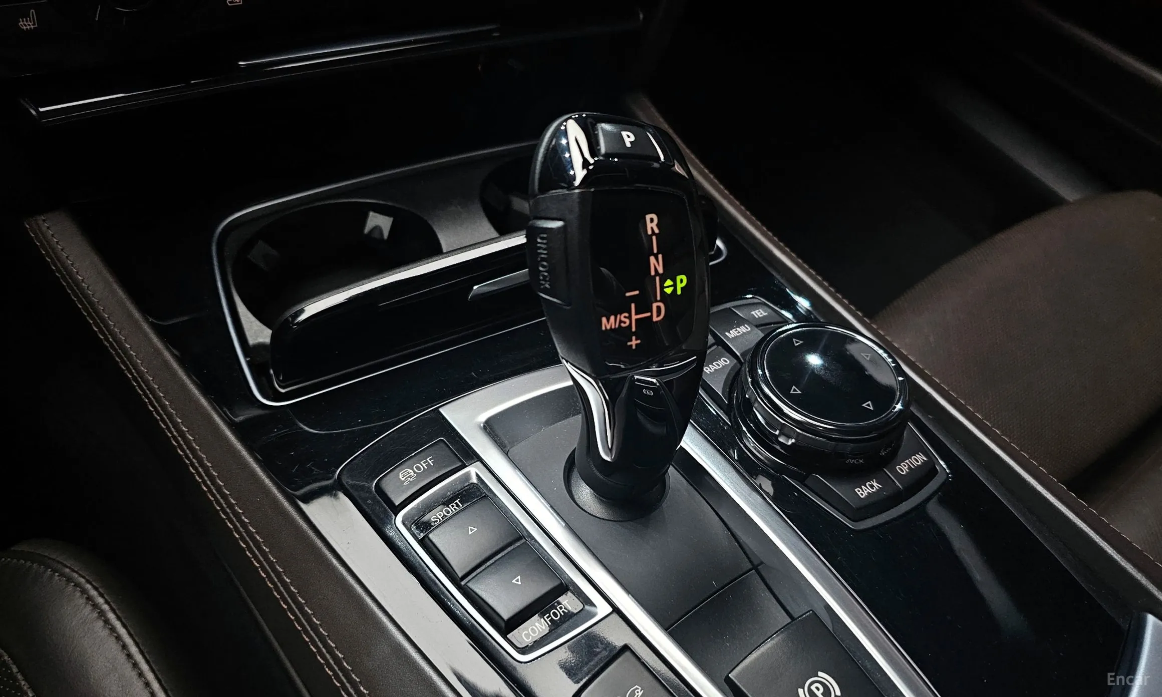 BMW 7 Series (F01) превью 9