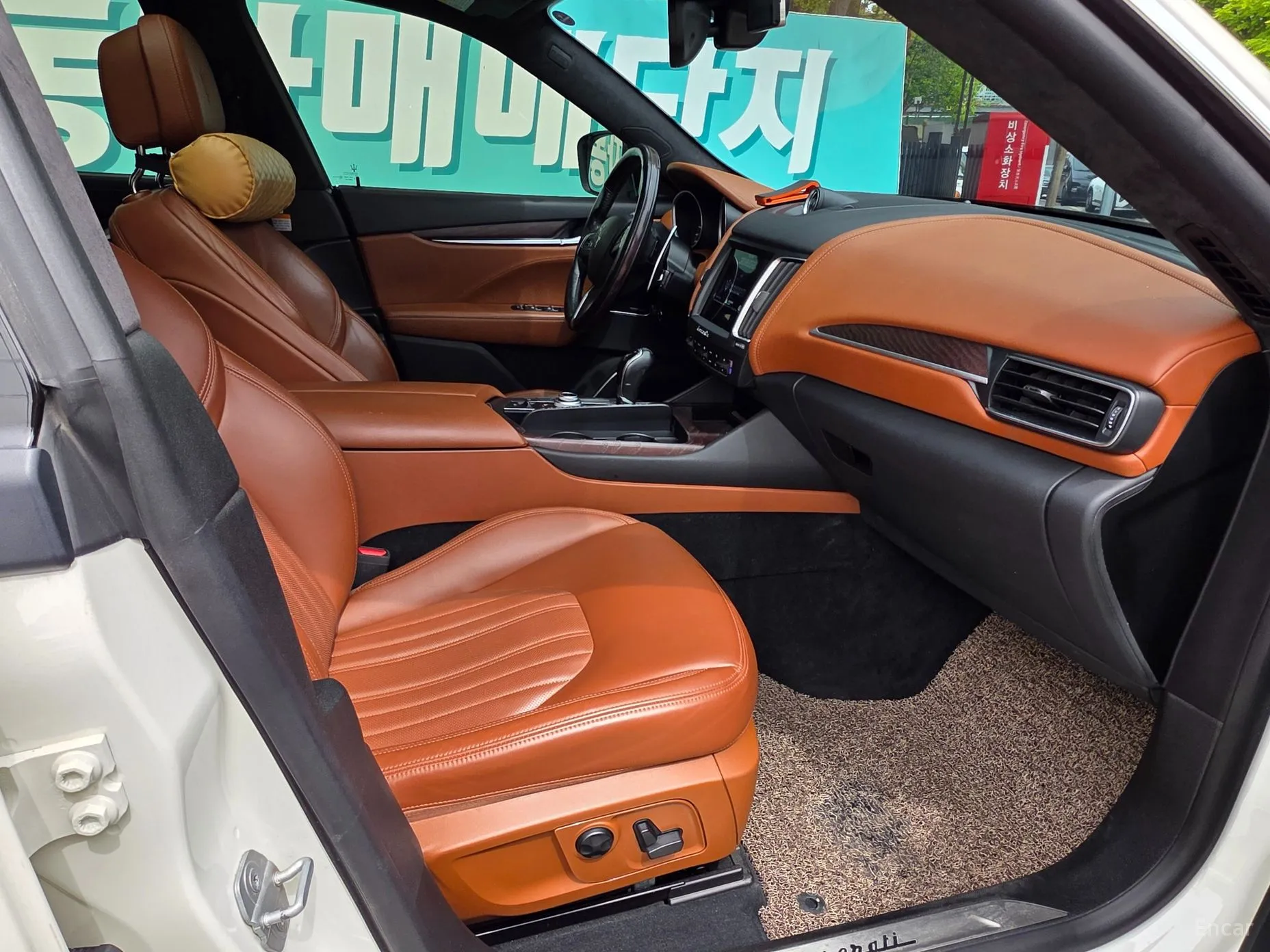 Maserati Levante превью 10