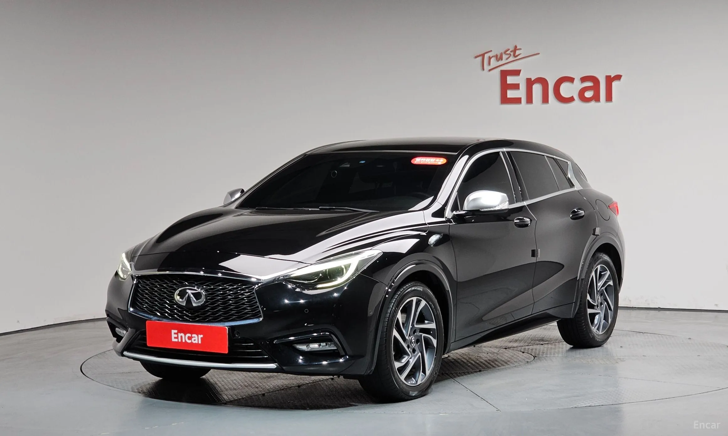 Infiniti Q30