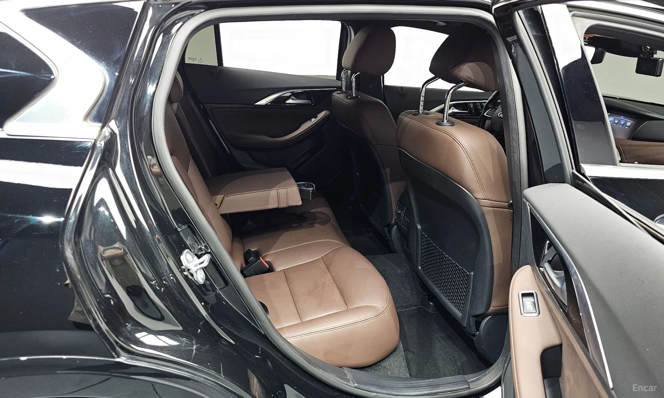 Infiniti Q30 превью 11