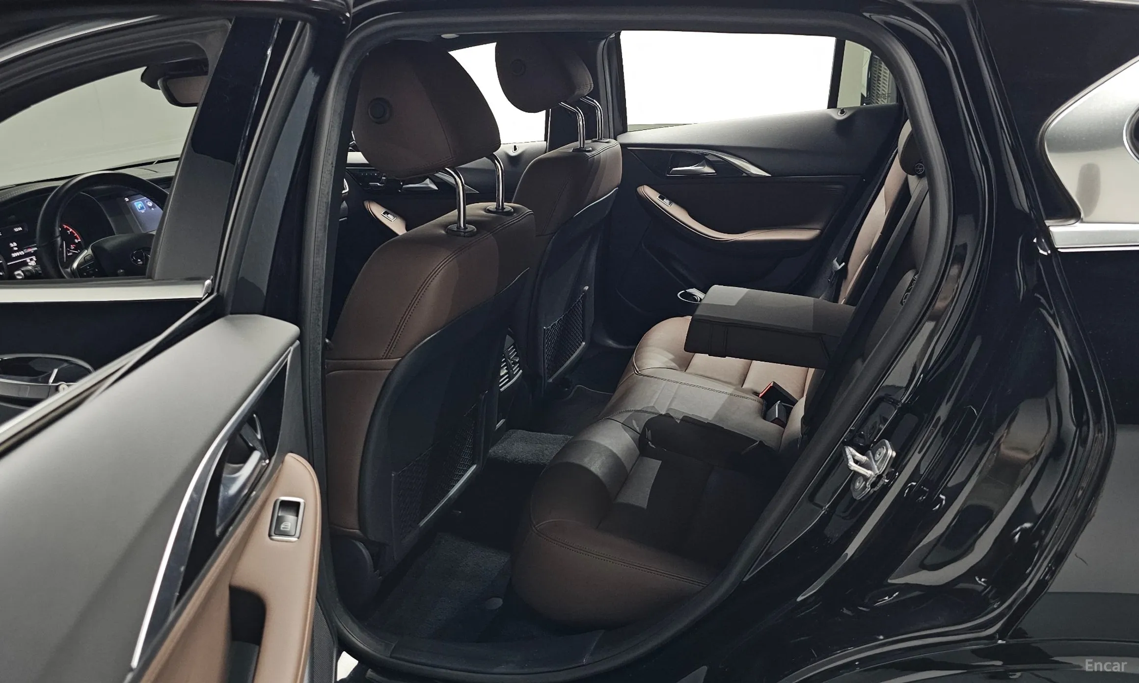 Infiniti Q30 превью 12