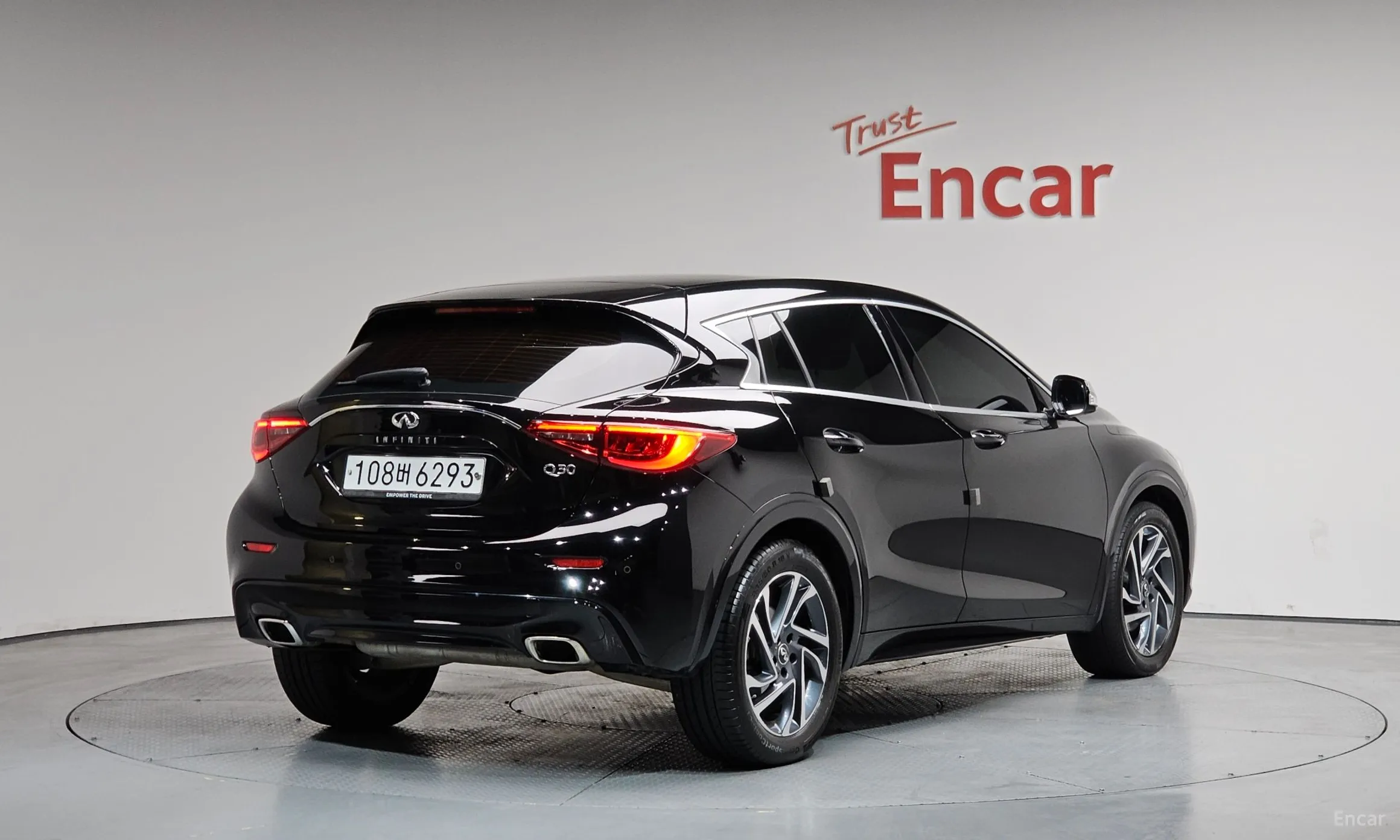 Infiniti Q30