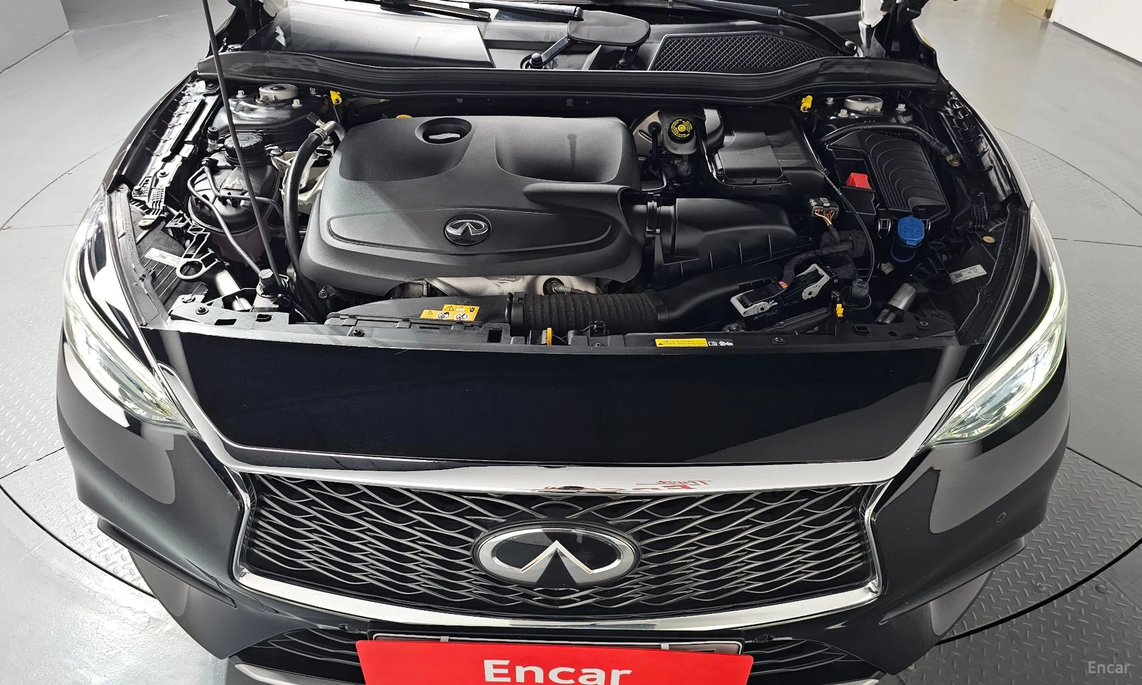 Infiniti Q30 превью 6