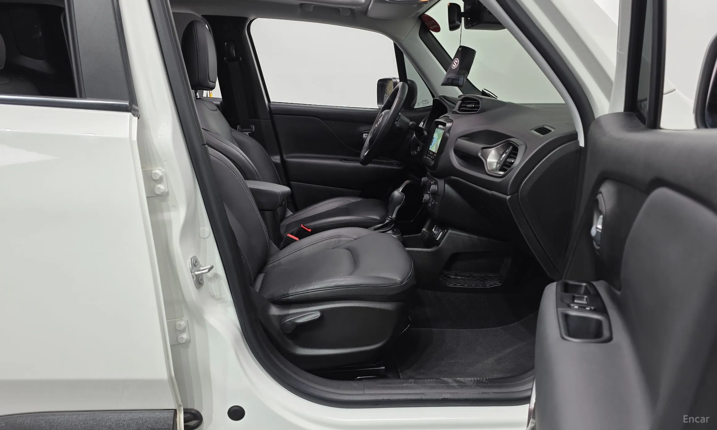Jeep Renegade превью 11
