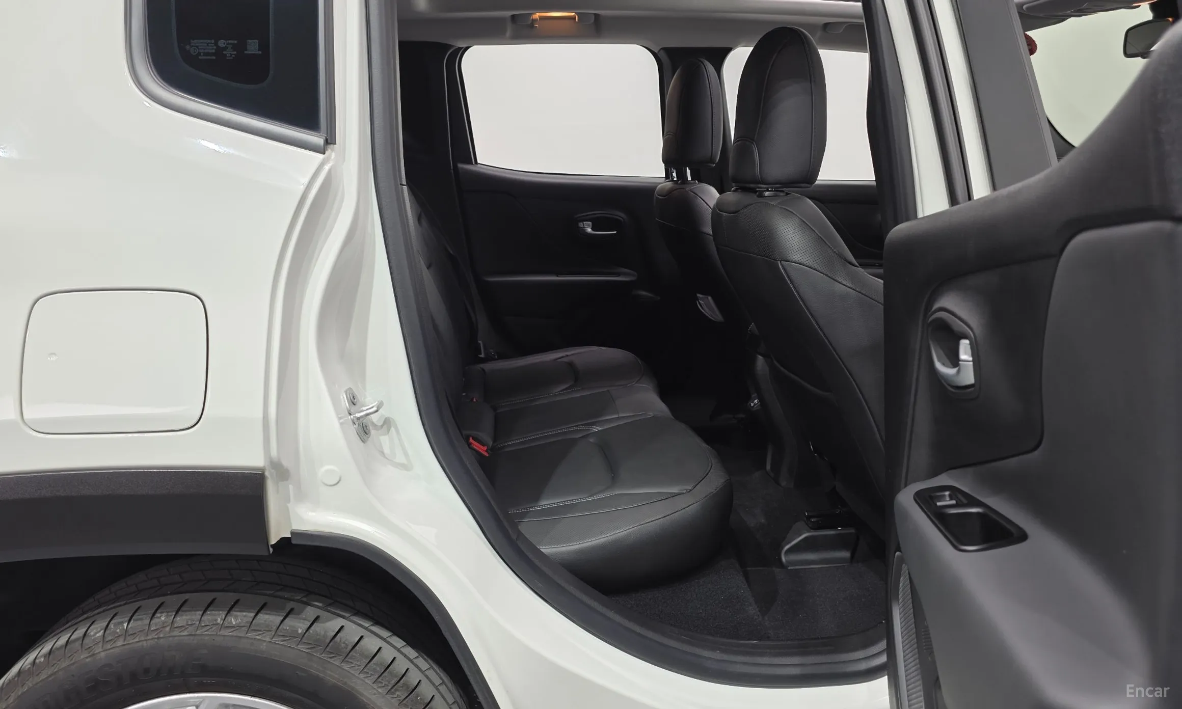 Jeep Renegade превью 12