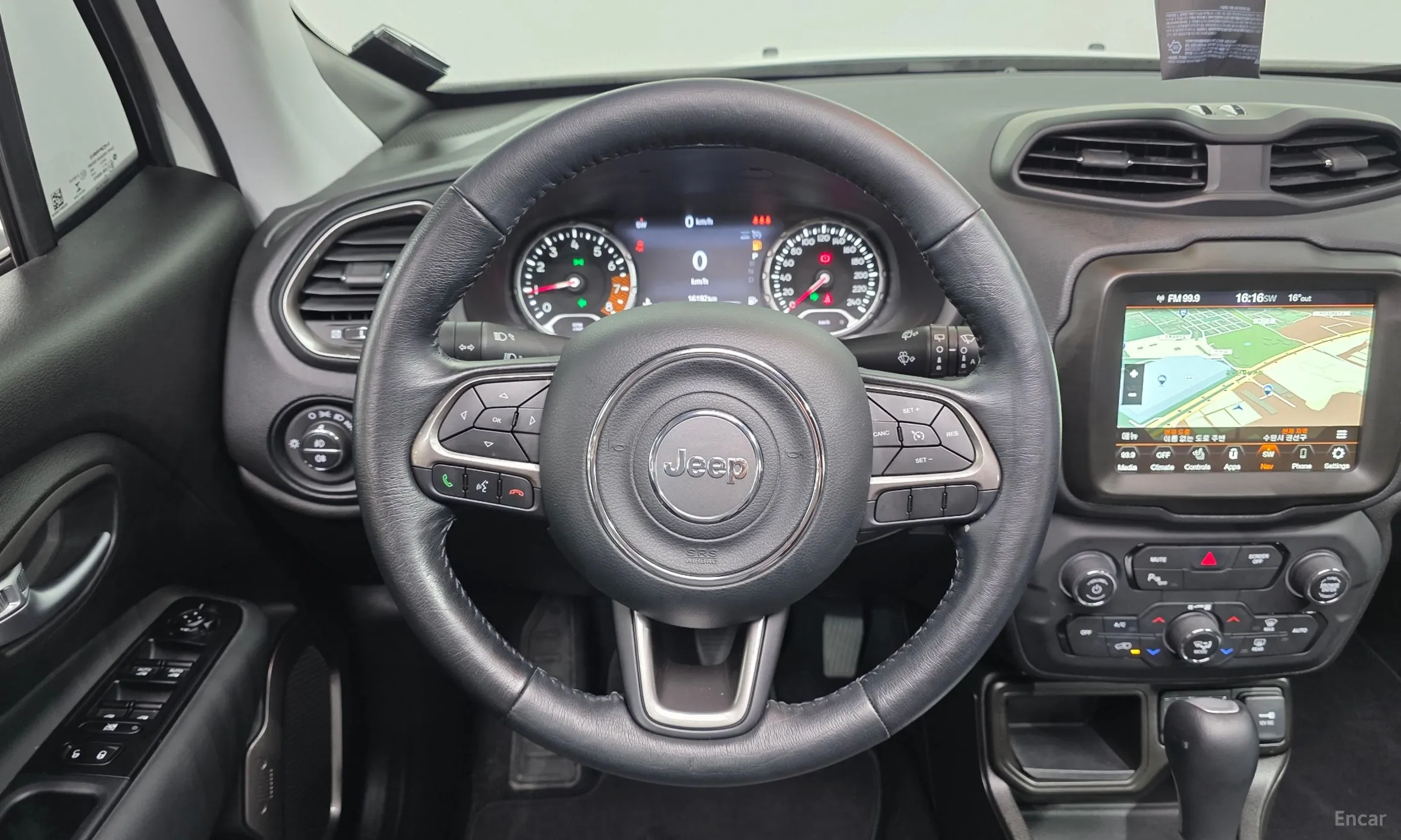 Jeep Renegade превью 13