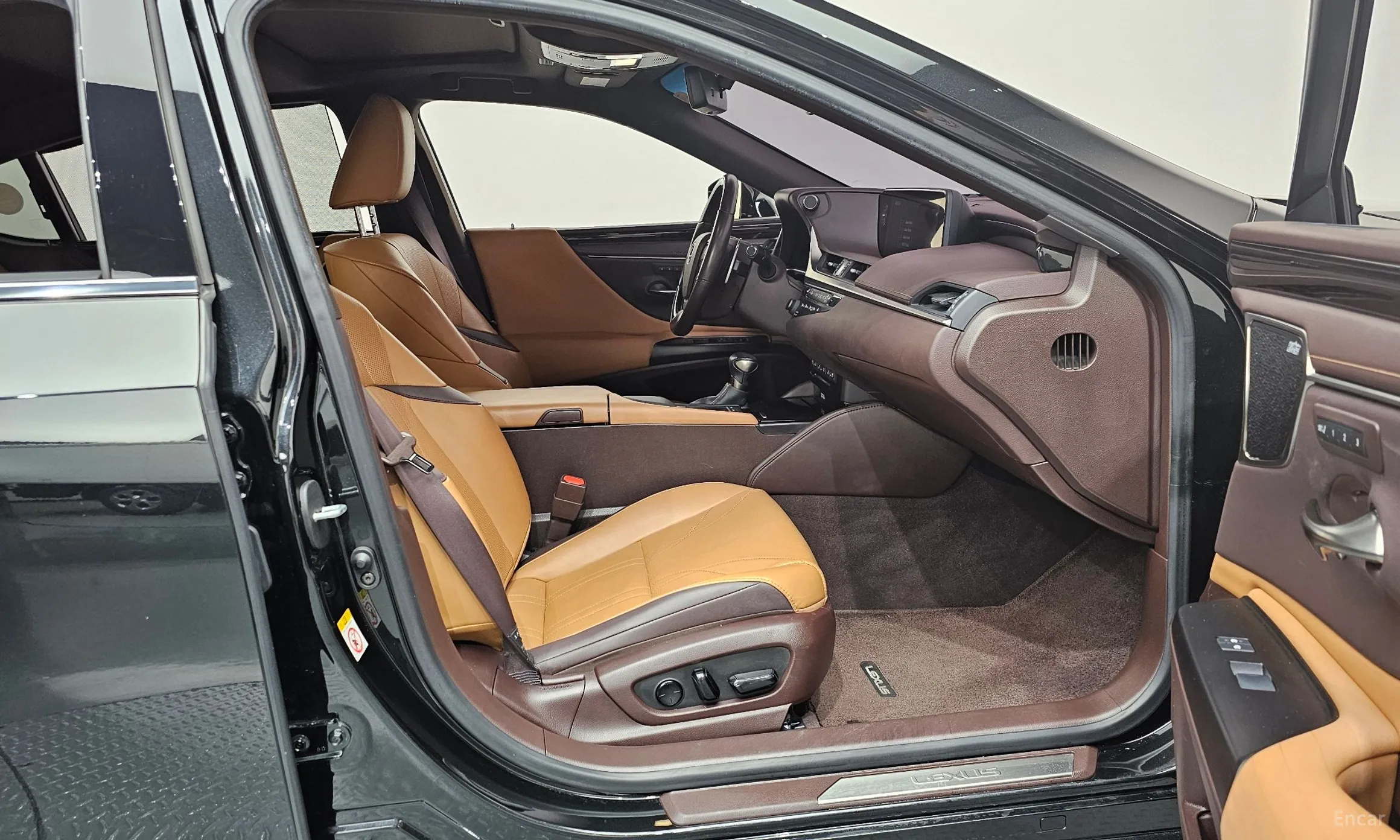 Lexus ES300h 7th Generation превью 11