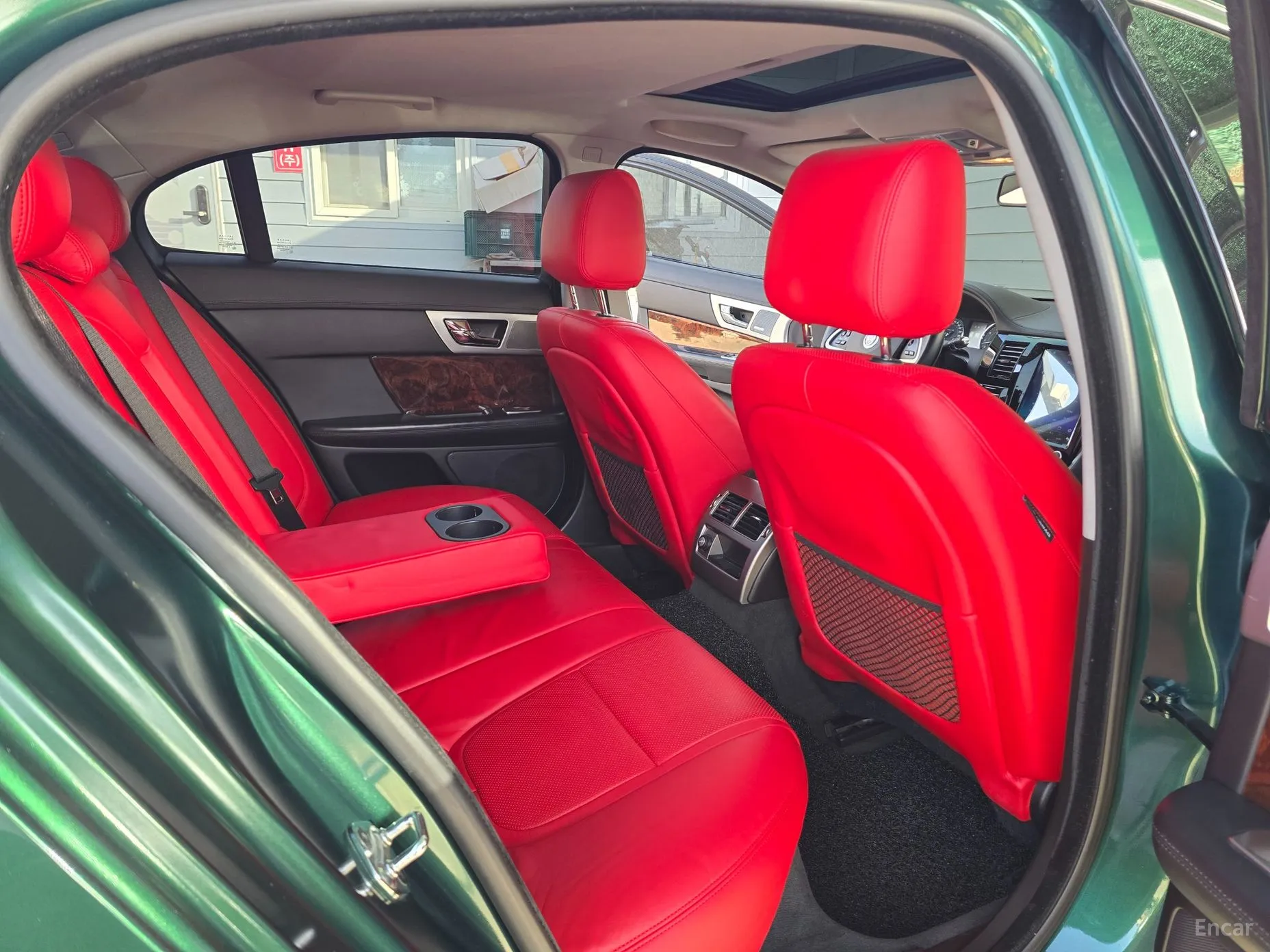 Jaguar New XF превью 11