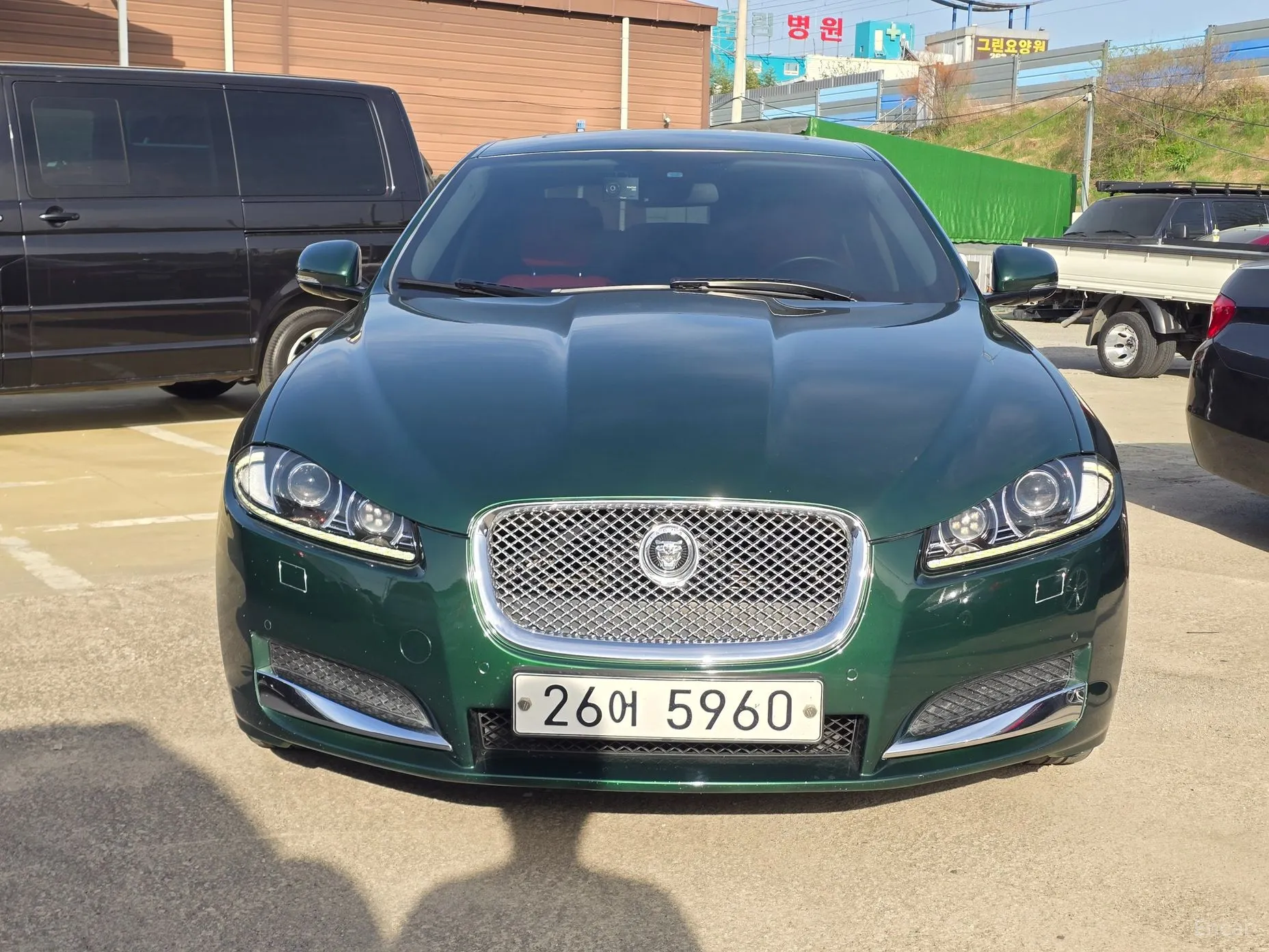 Jaguar New XF превью 4