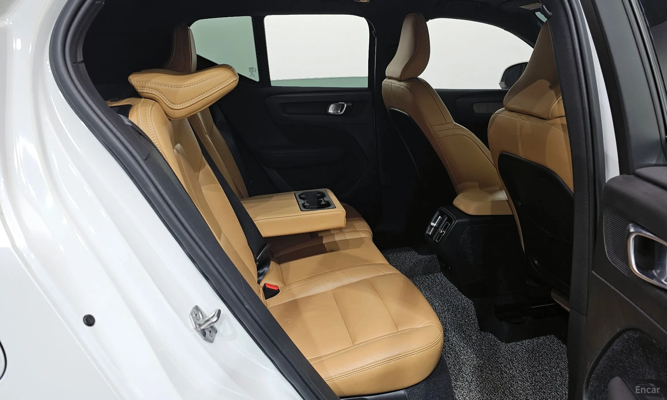 Volvo XC40 превью 12
