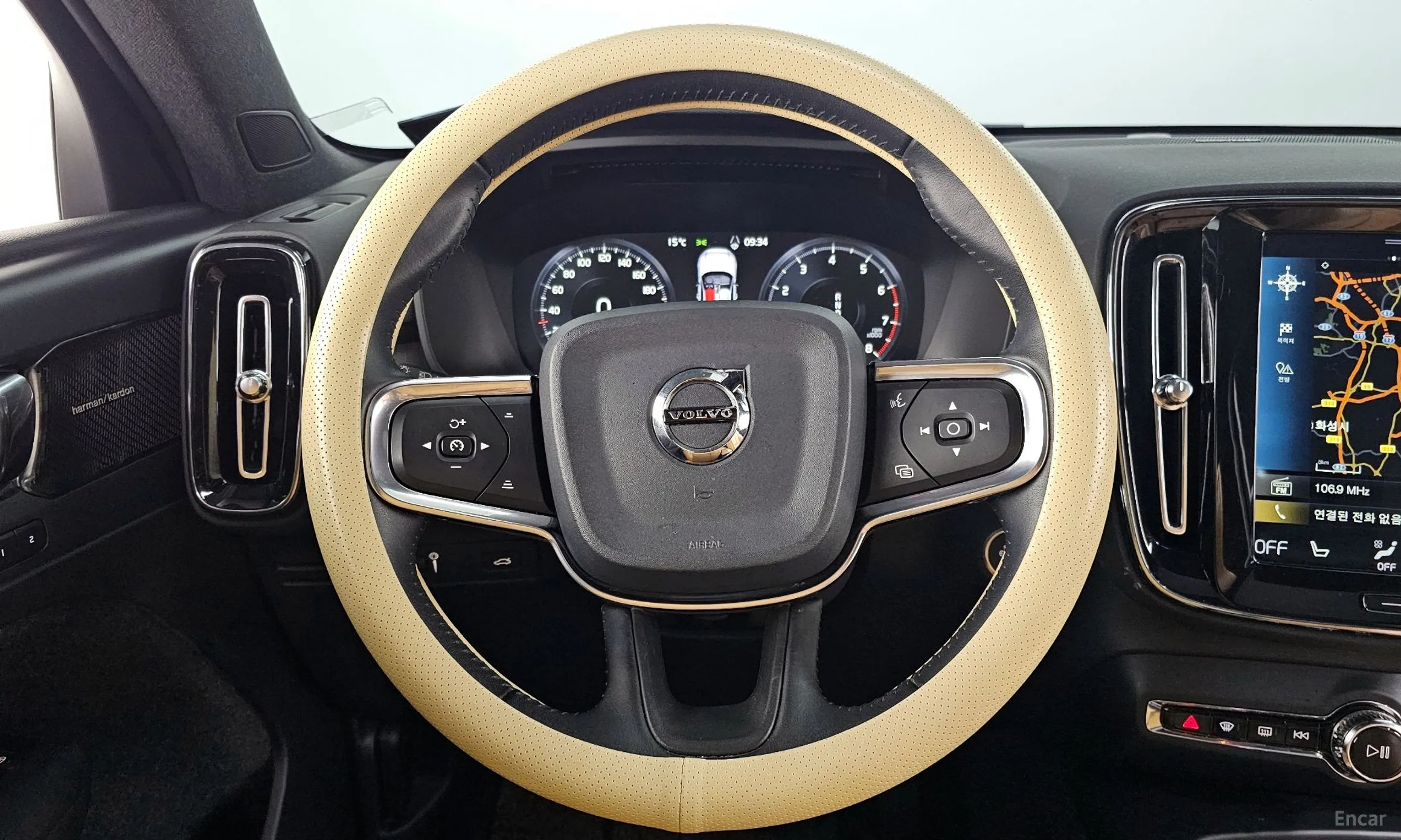 Volvo XC40 превью 13