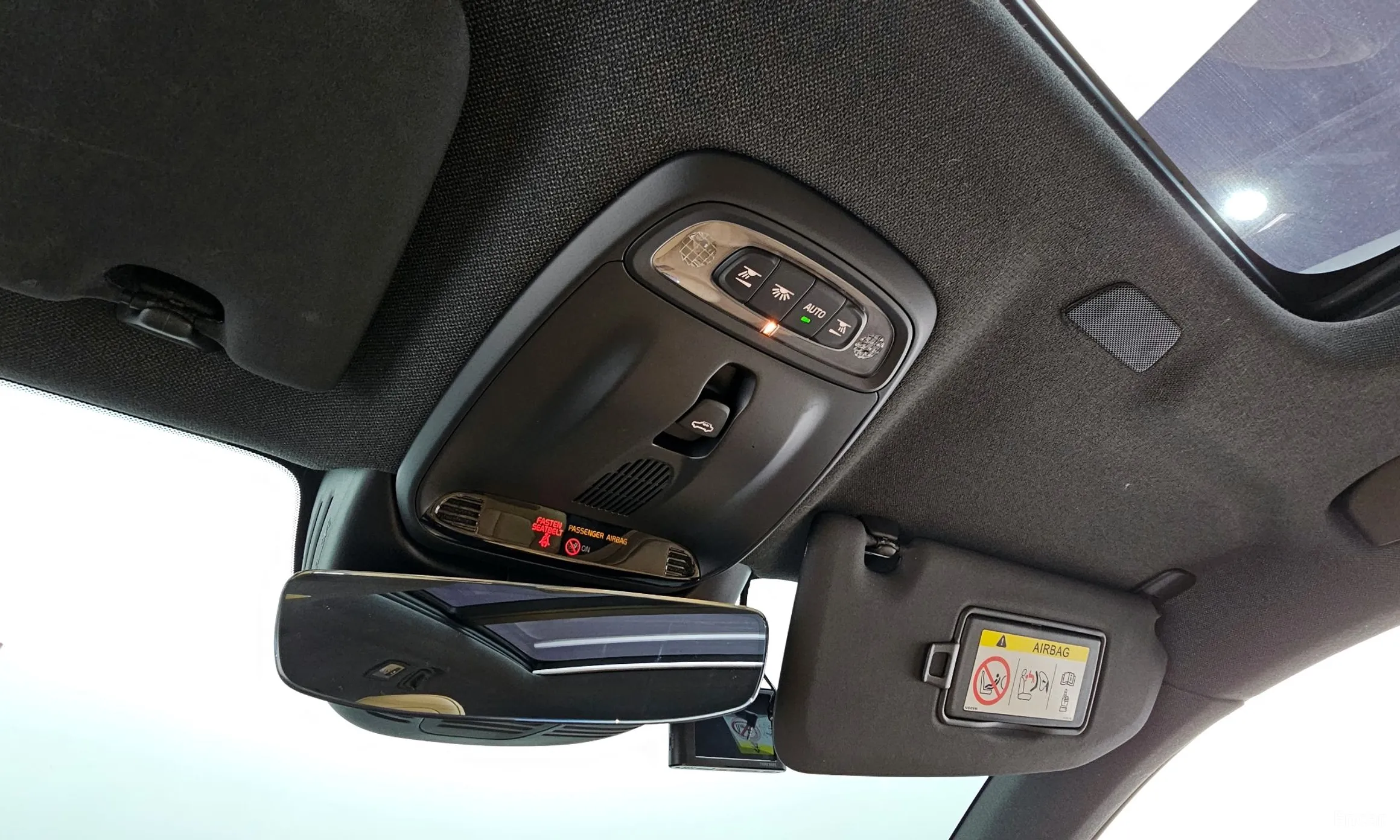 Volvo XC40 превью 17