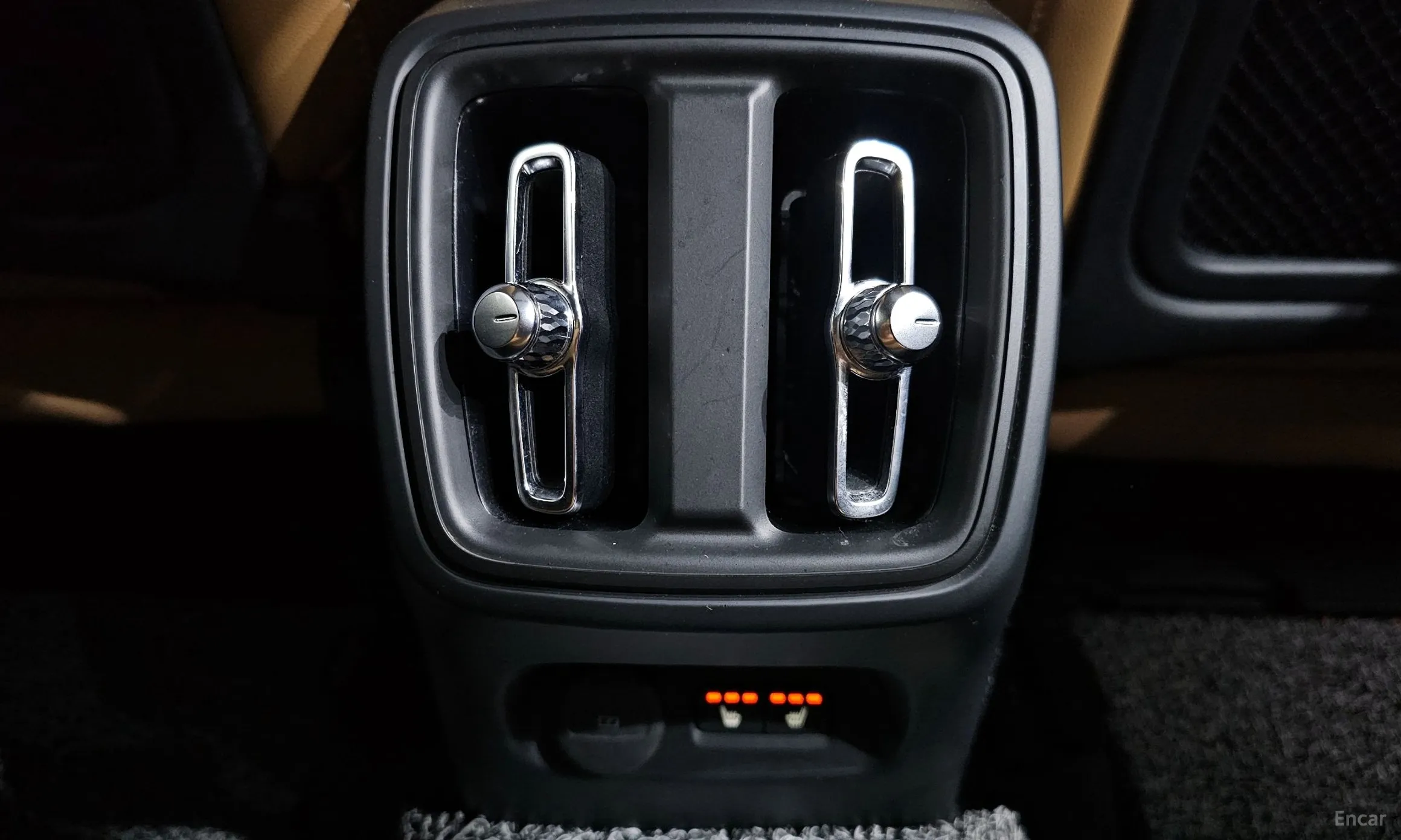 Volvo XC40 превью 18