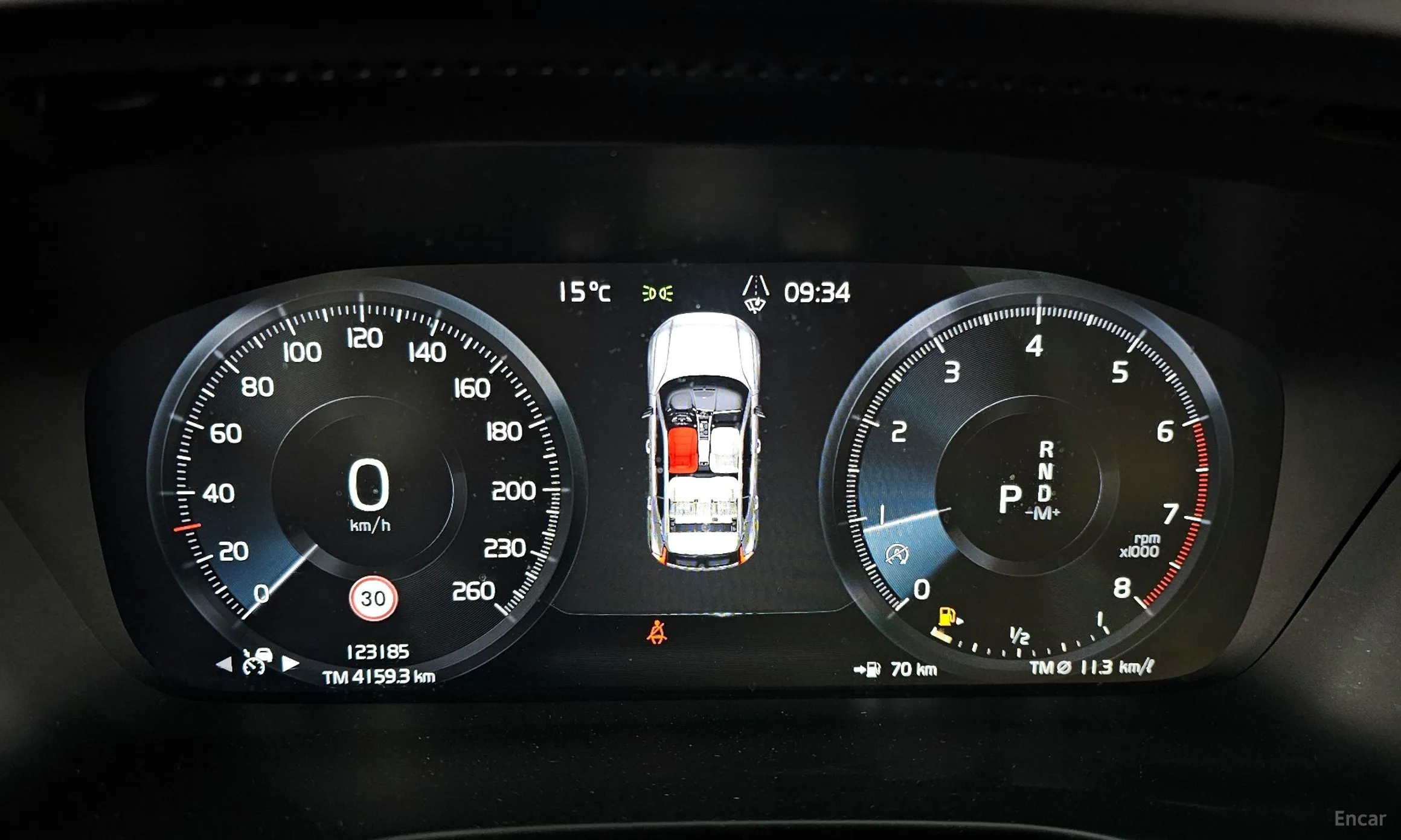 Volvo XC40 превью 8