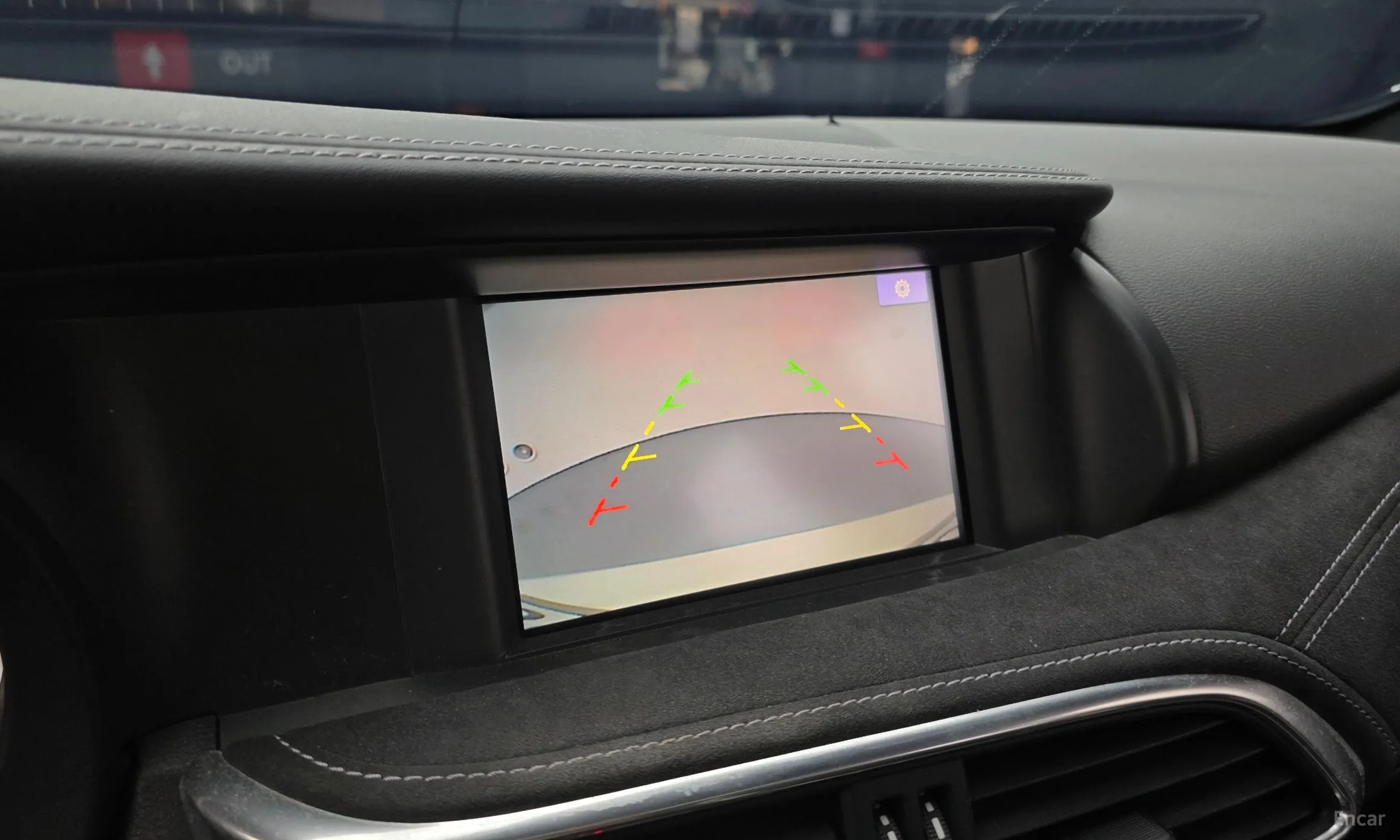 Infiniti Q30 превью 15