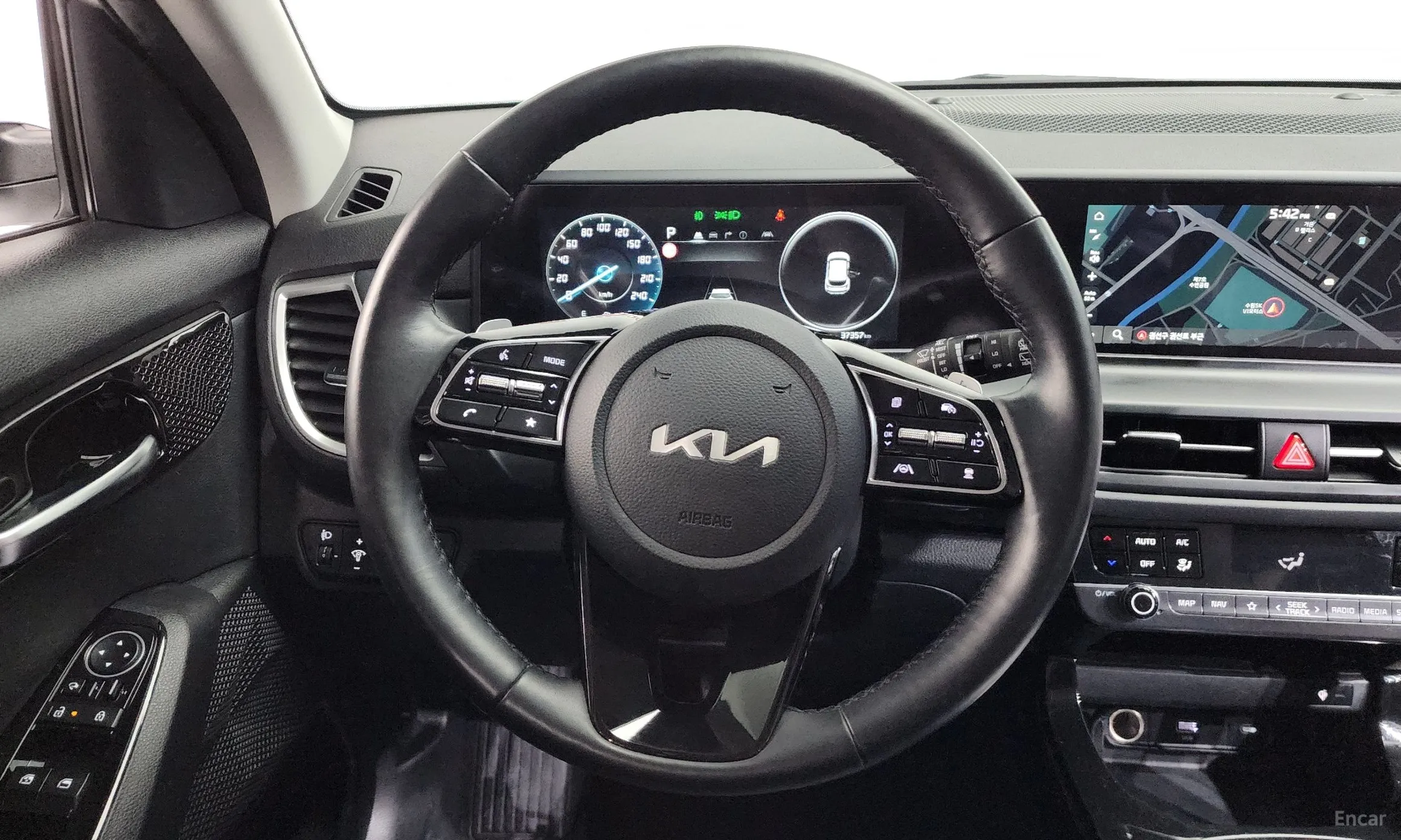 Kia Seltos превью 12