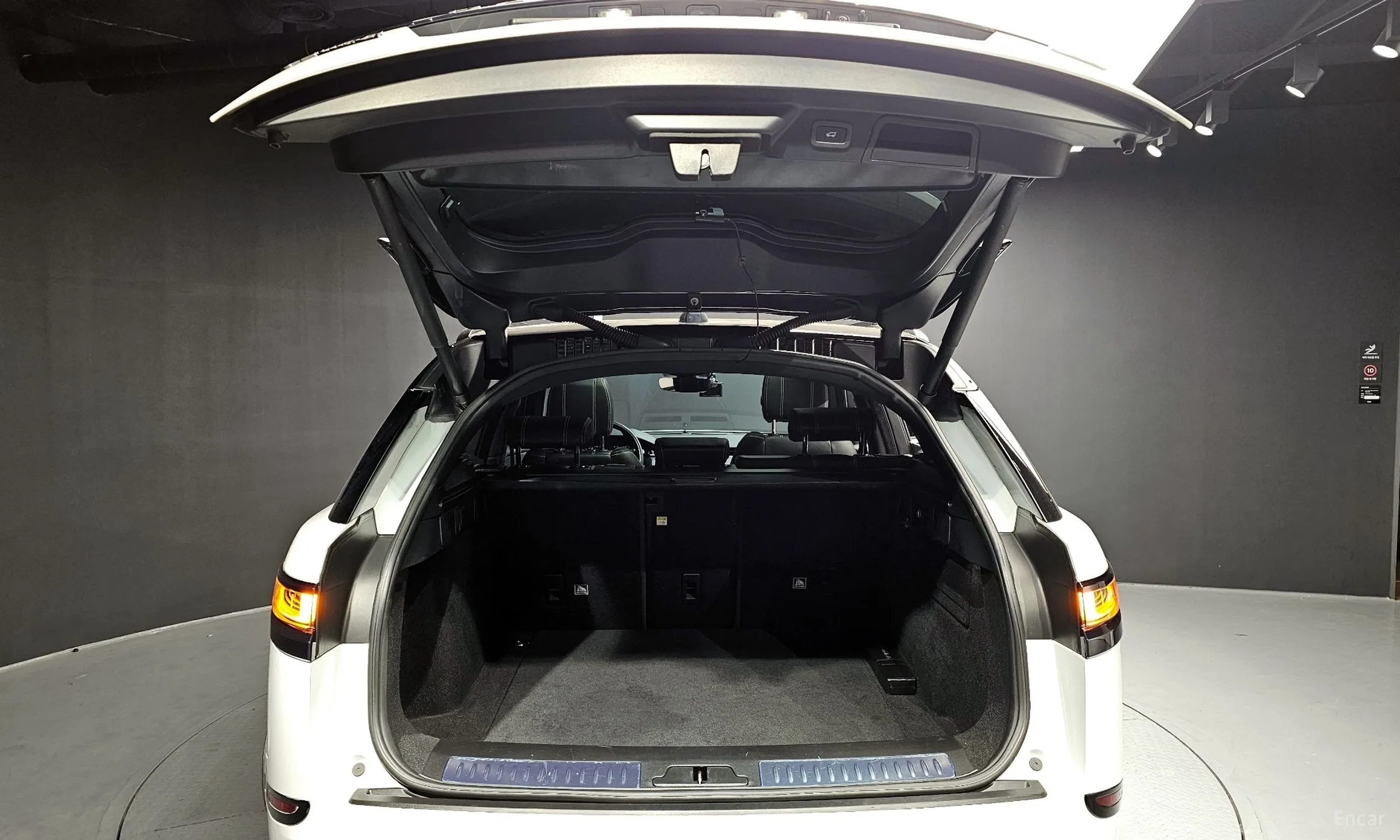 Land Rover Range Rover Bella превью 20