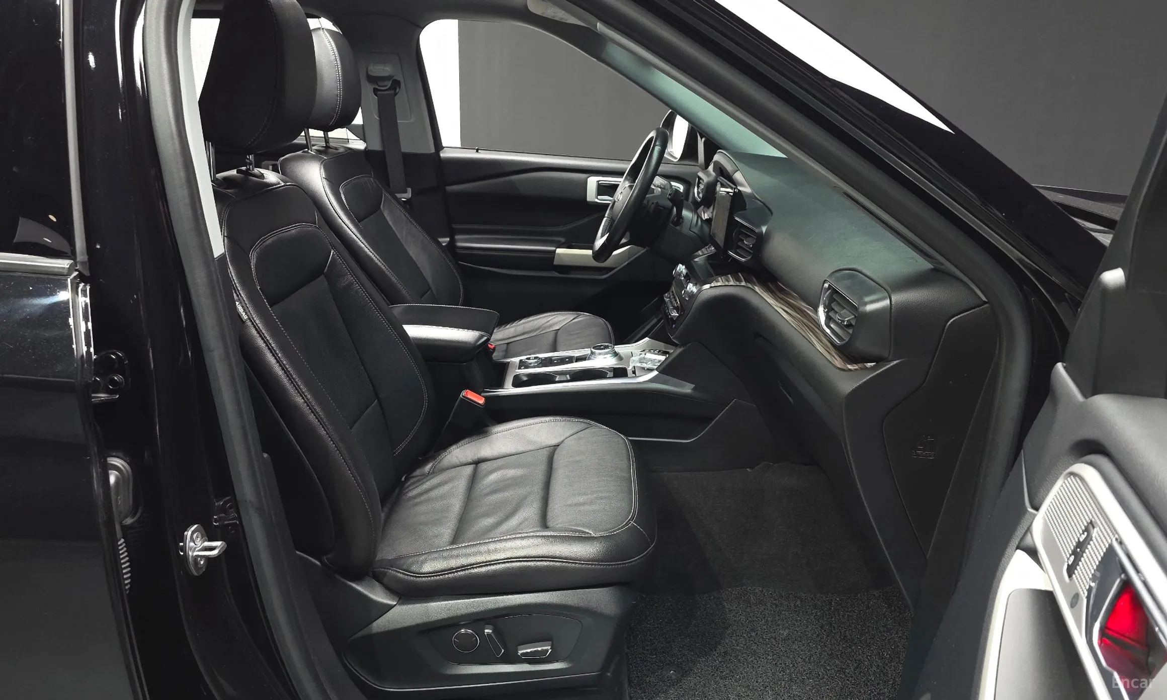 Ford Explorer 6th Generation превью 10