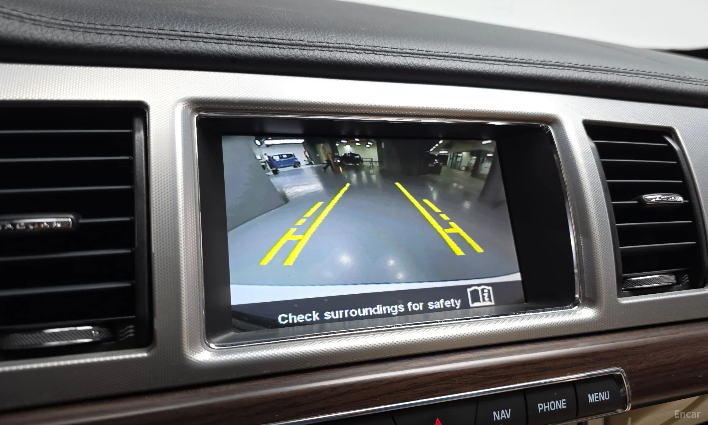 Jaguar New XF превью 14