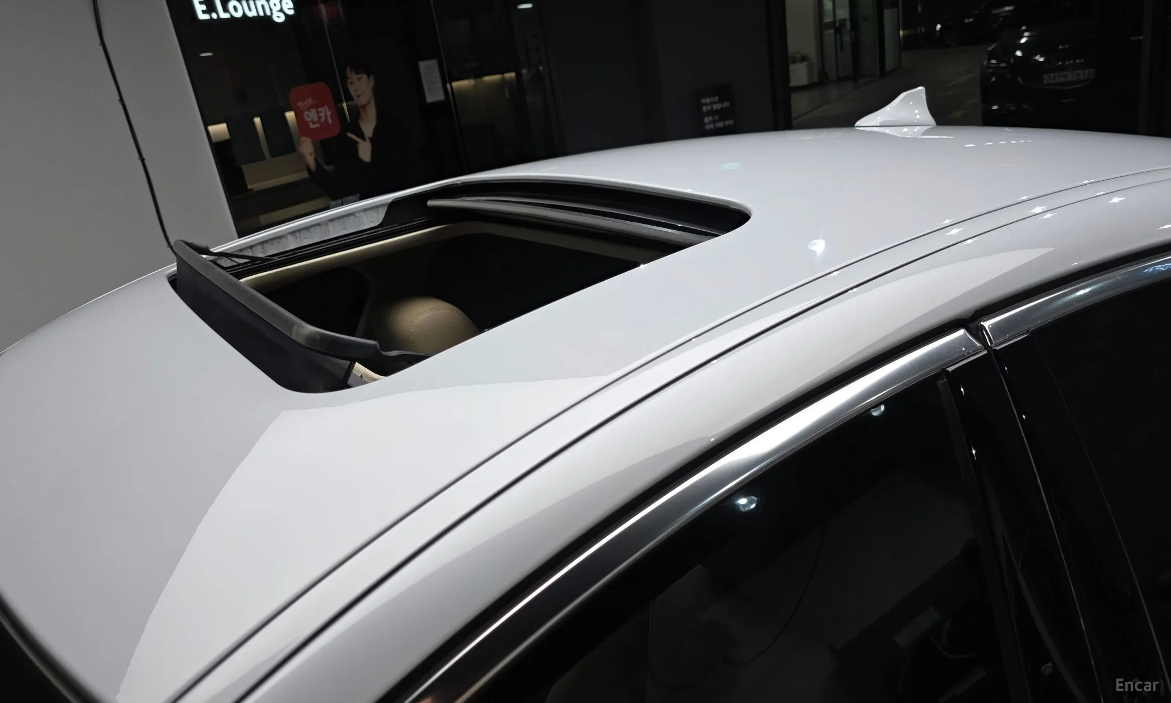 Jaguar New XF превью 15