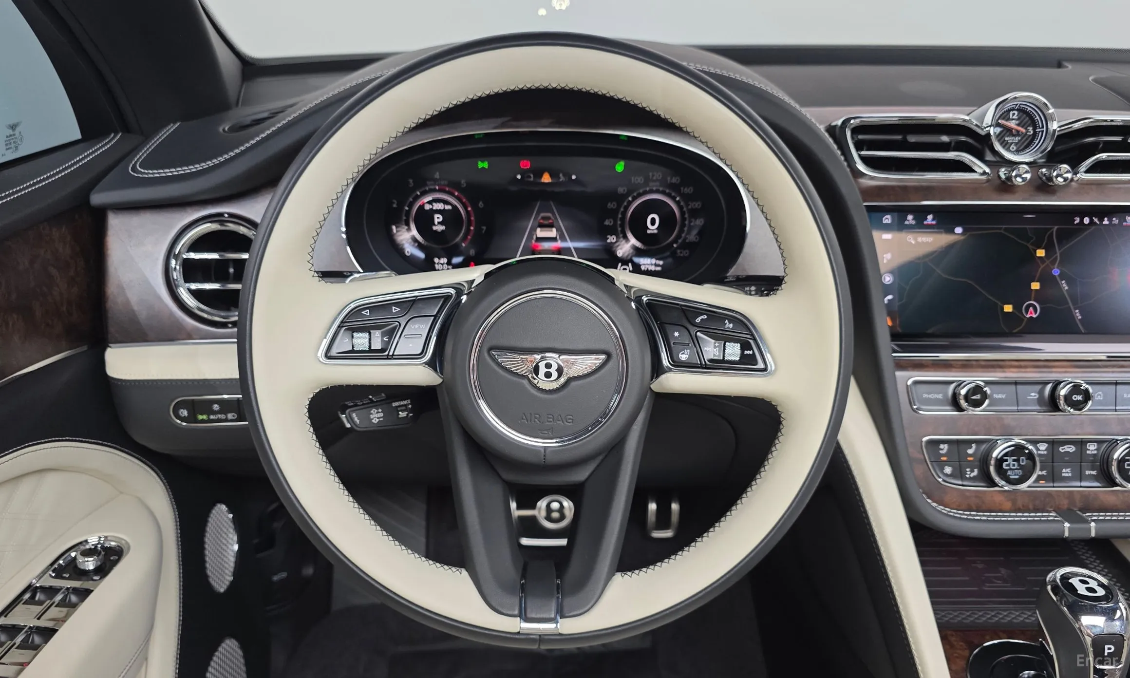 Bentley Bentayga превью 14