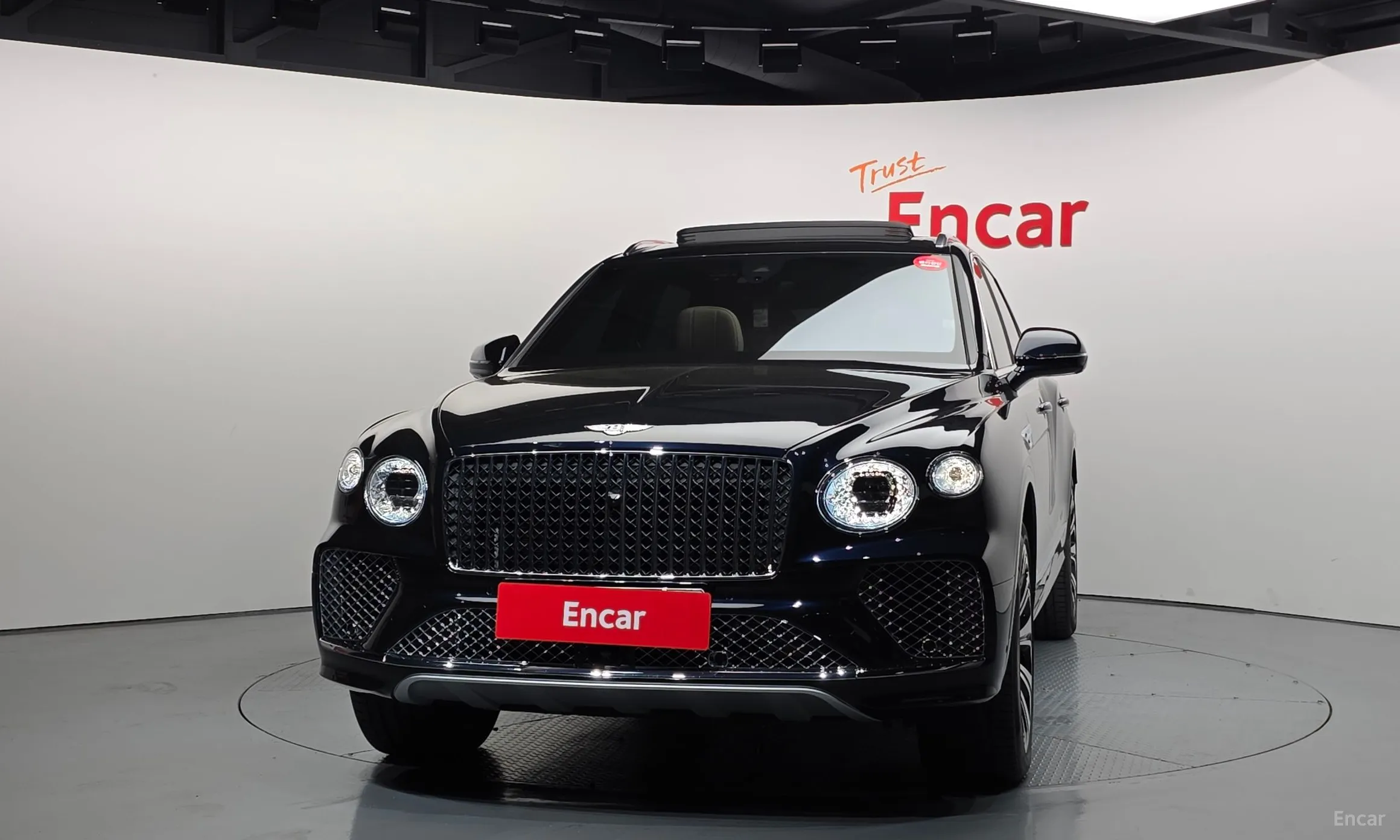 Bentley Bentayga превью 3