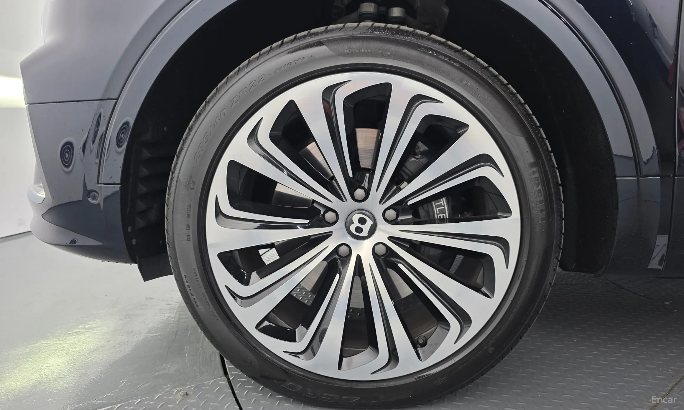Bentley Bentayga превью 5