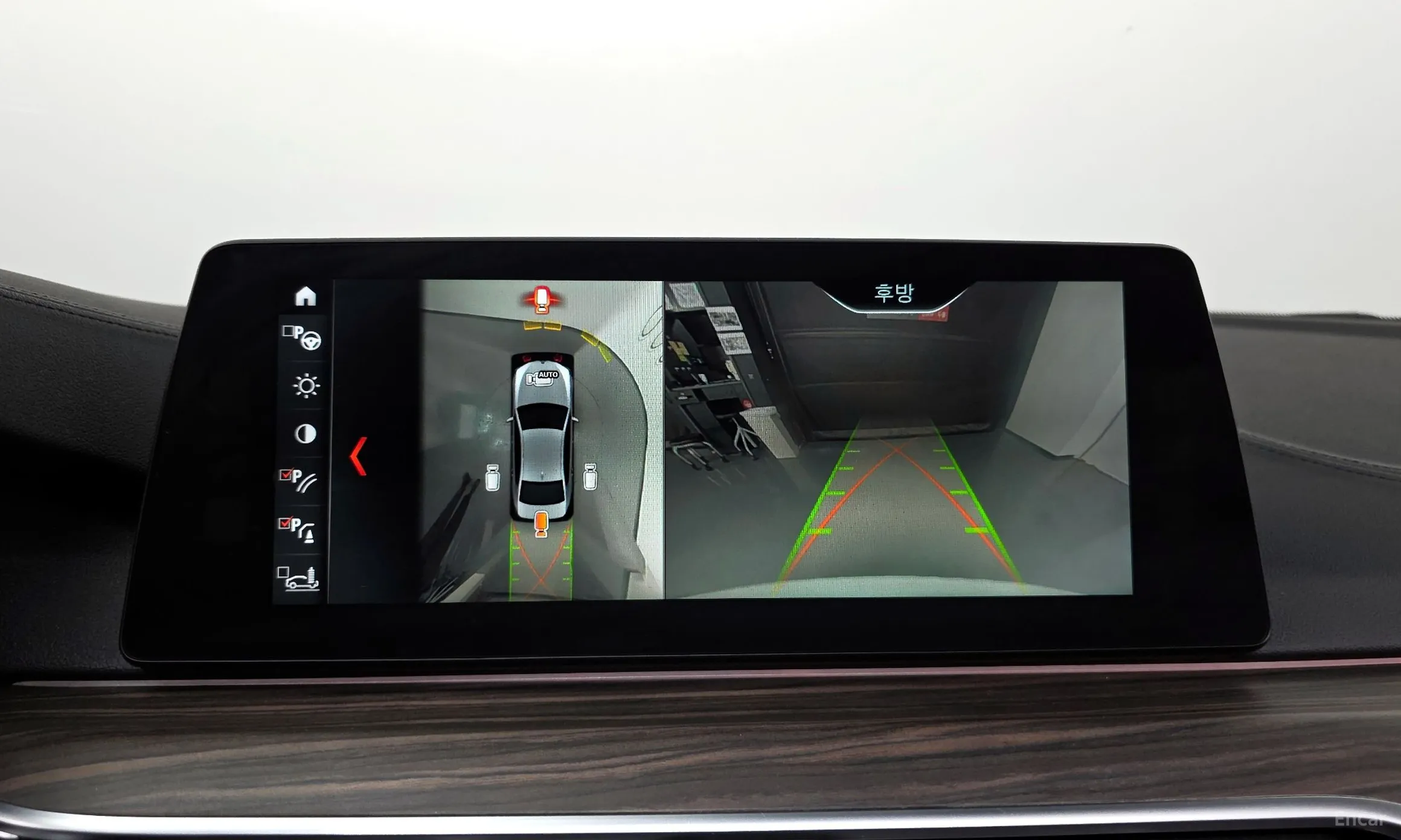BMW 5 Series (G30) превью 15