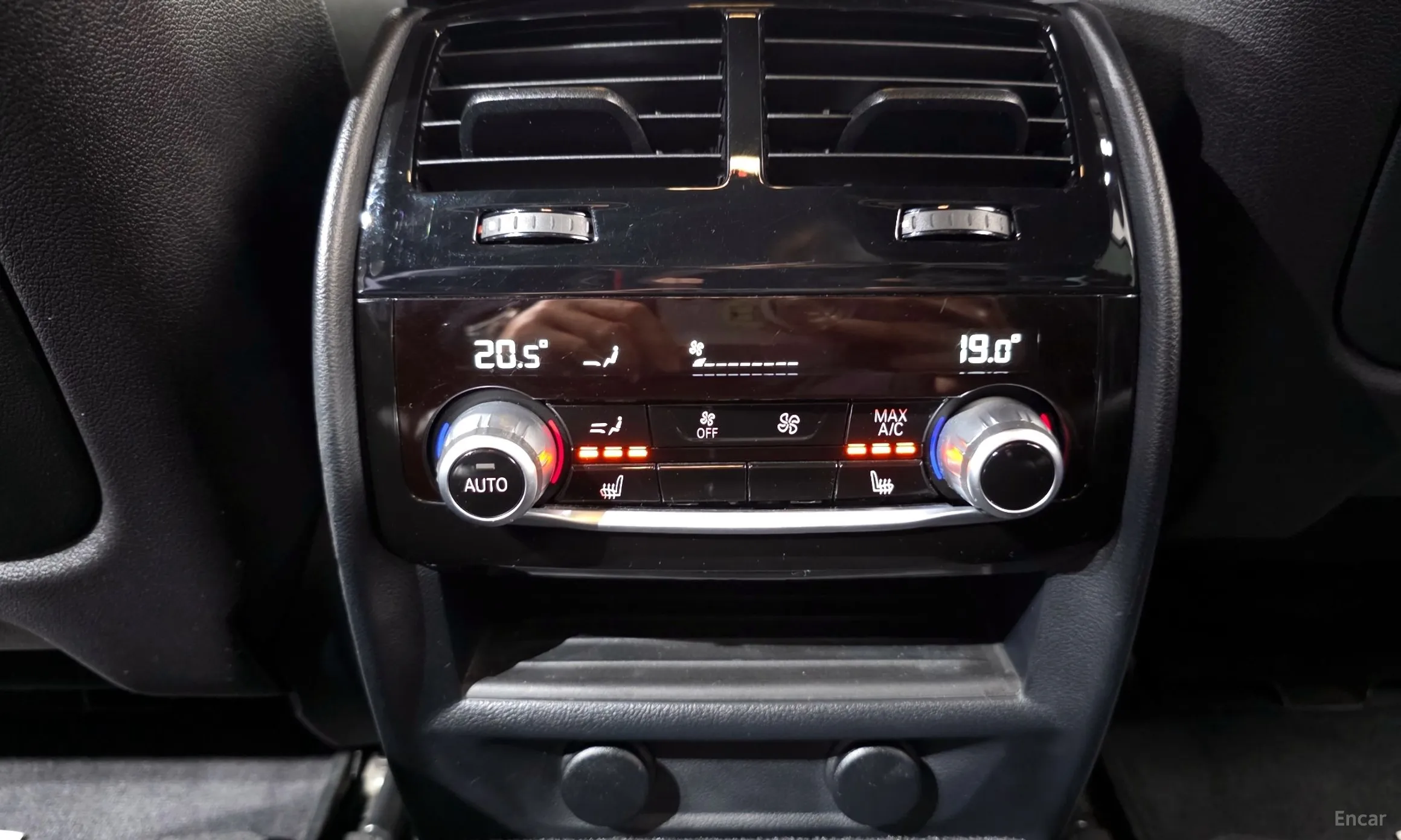 BMW 5 Series (G30) превью 19