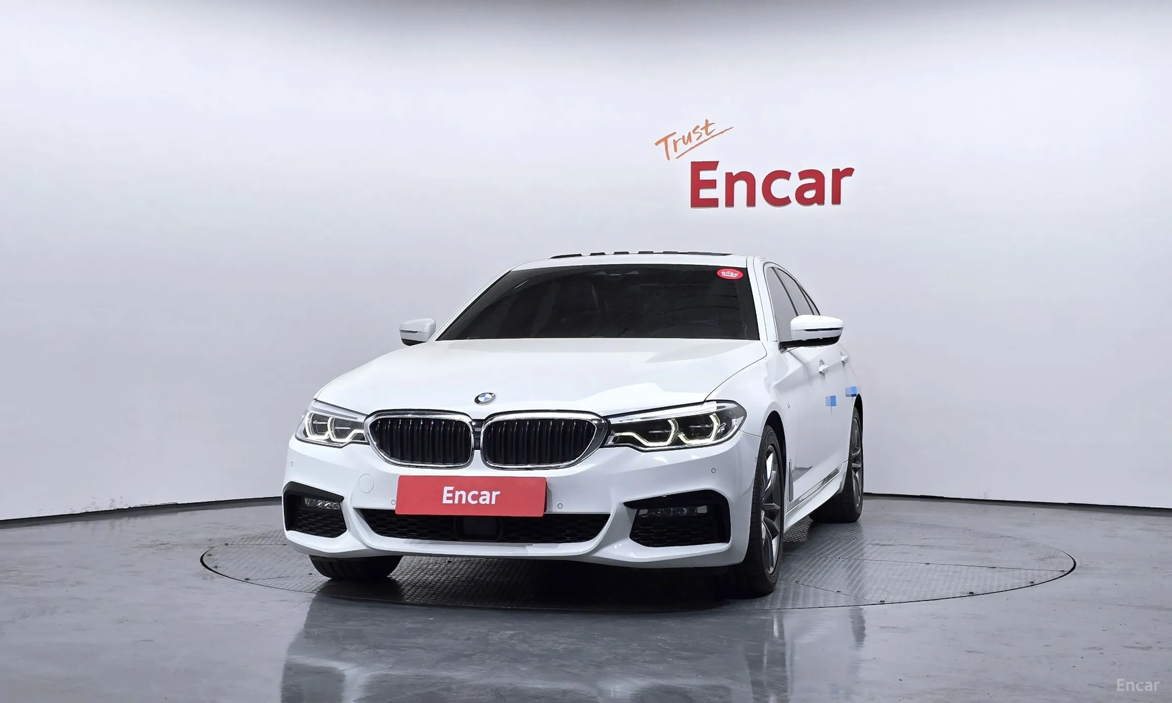 BMW 5 Series (G30) превью 3
