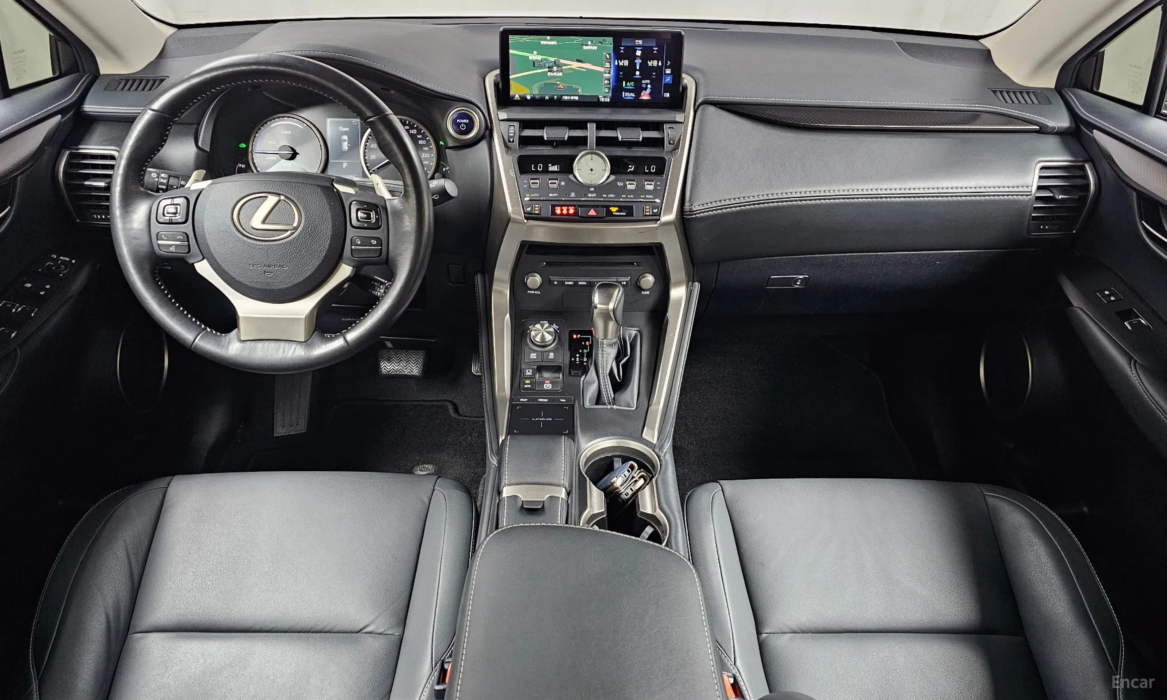 Lexus NX300h превью 7