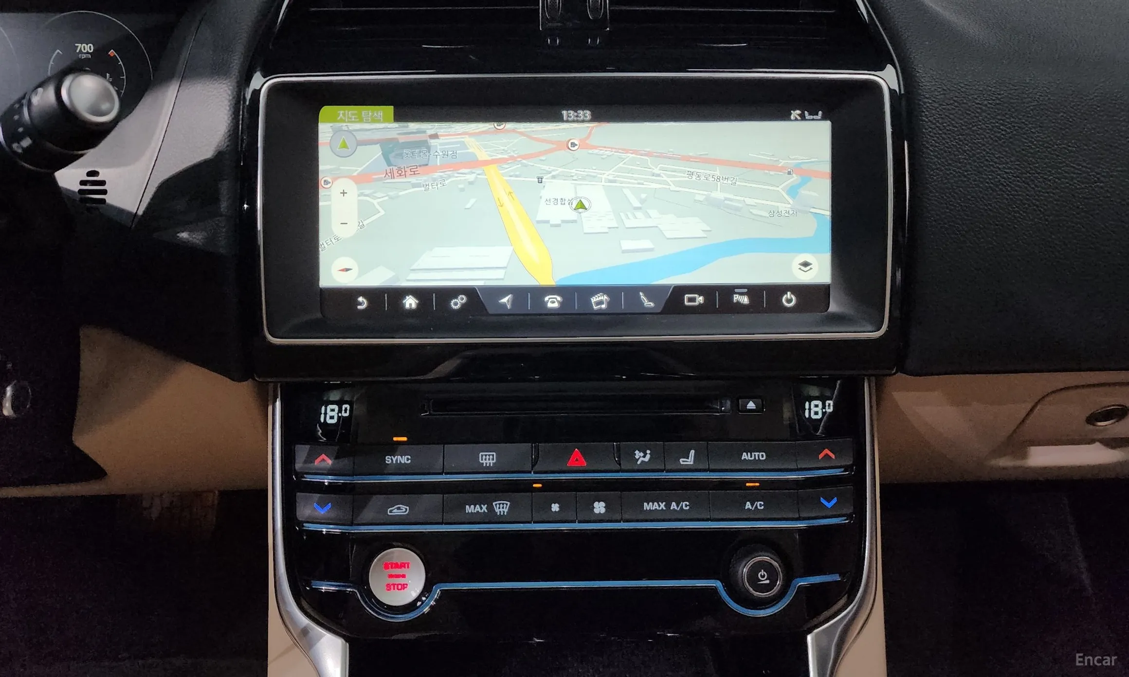 Jaguar XE превью 14