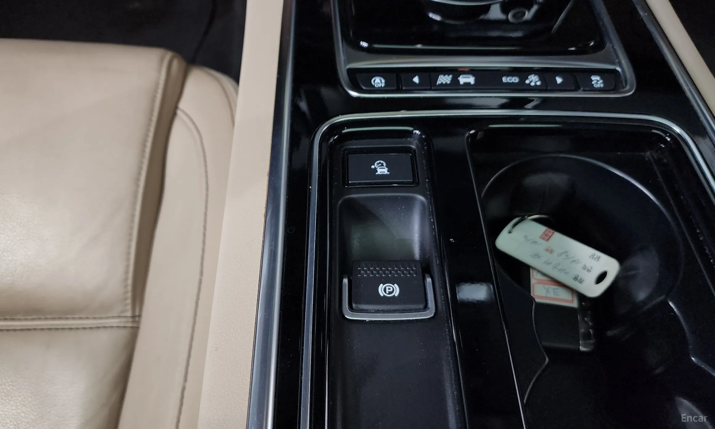 Jaguar XE превью 16