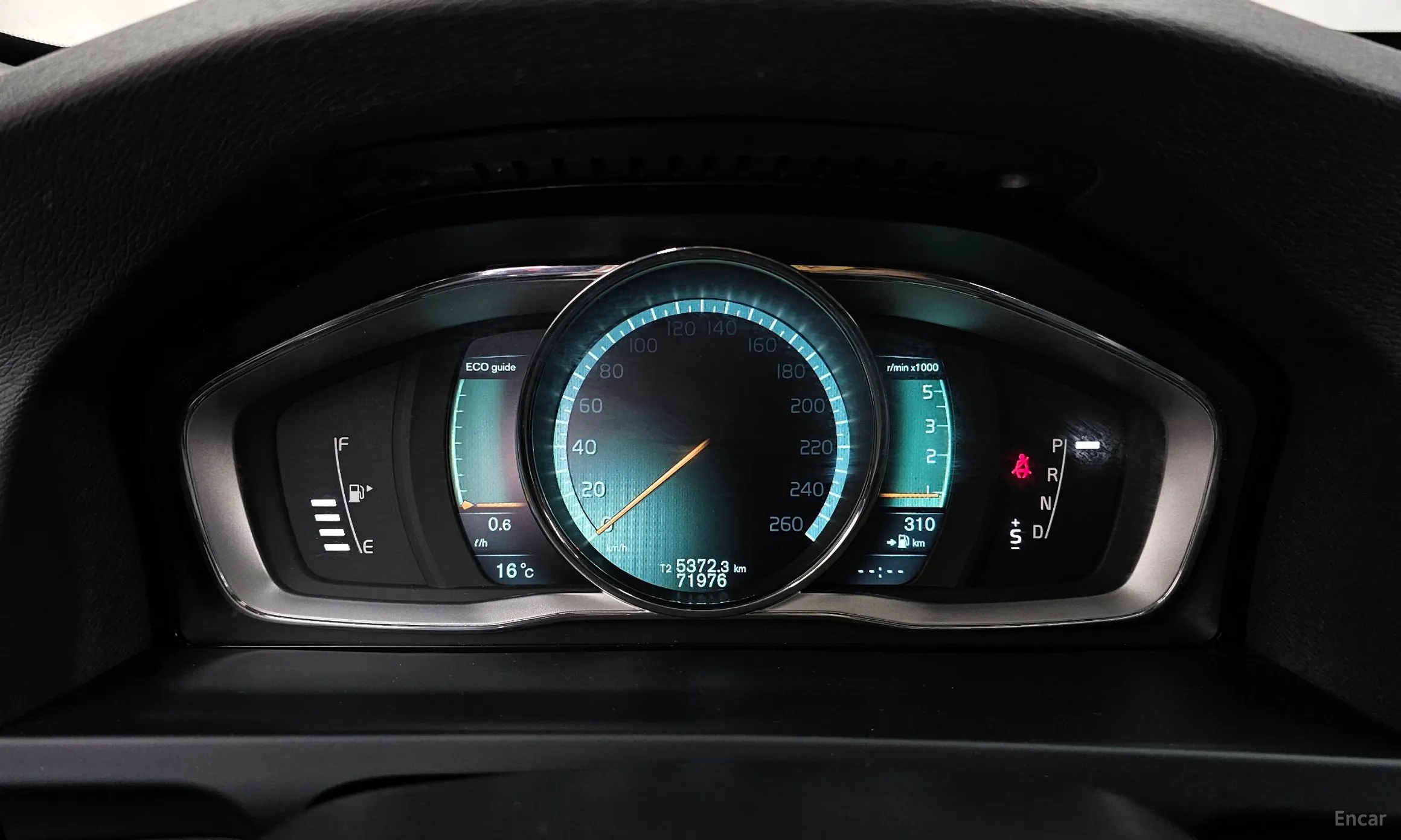 Volvo S60 превью 8