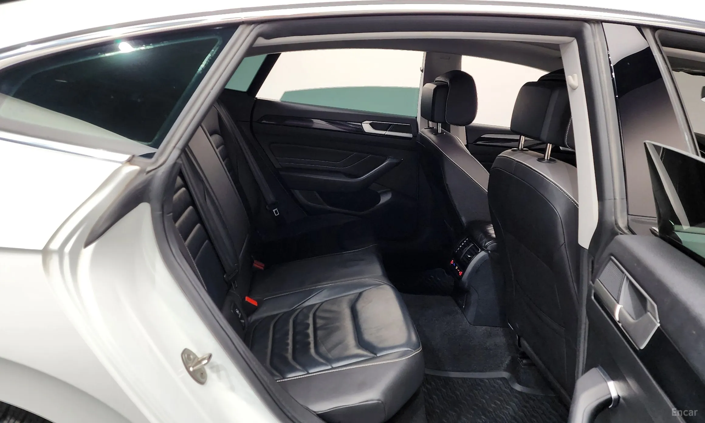 Volkswagen Ateon превью 11