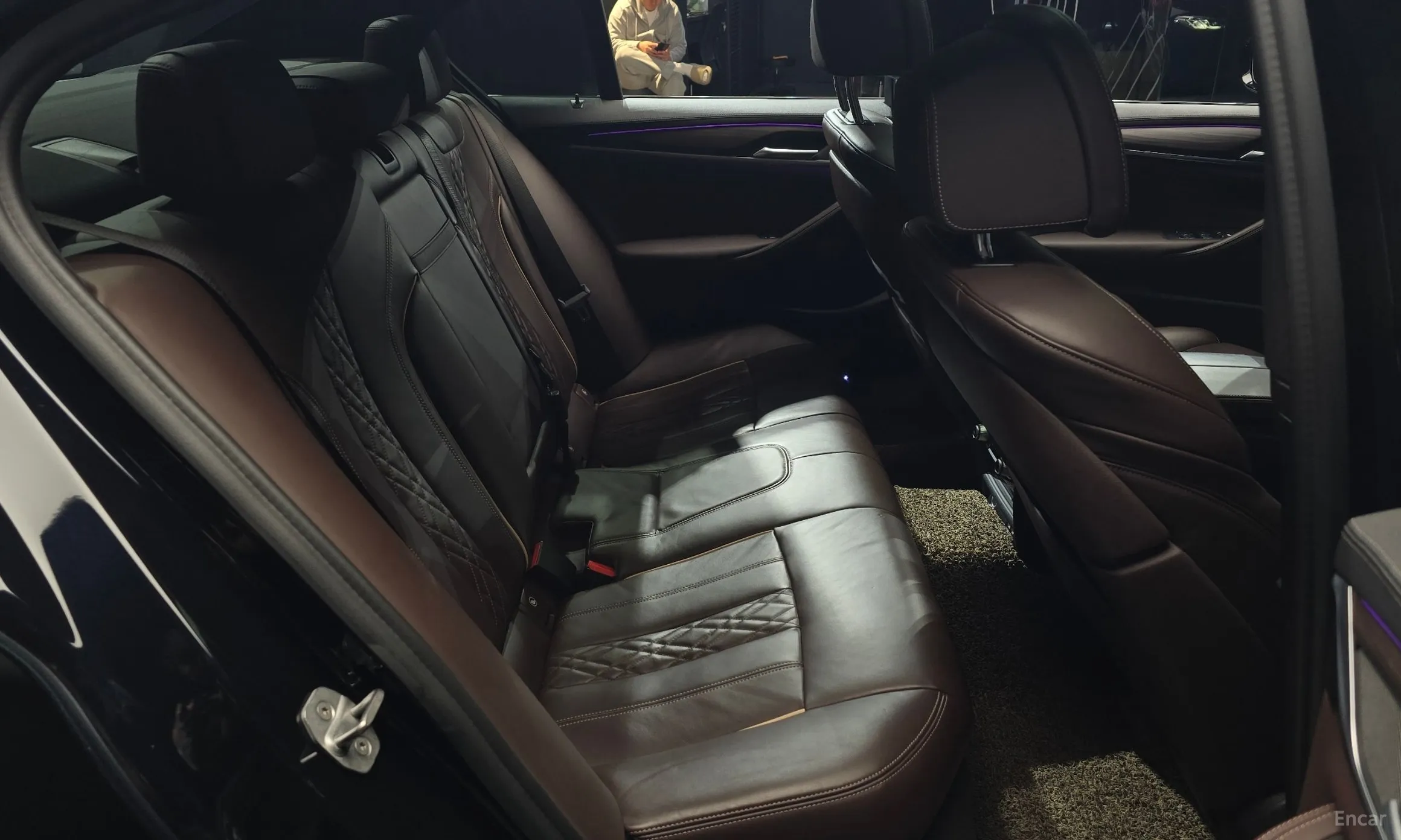 BMW 5 Series (G30) превью 11