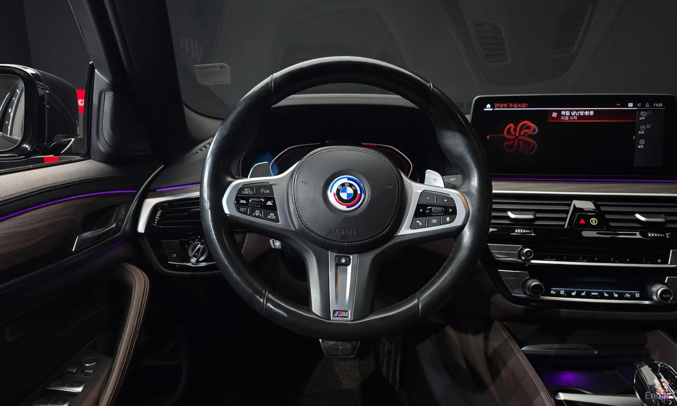 BMW 5 Series (G30) превью 13