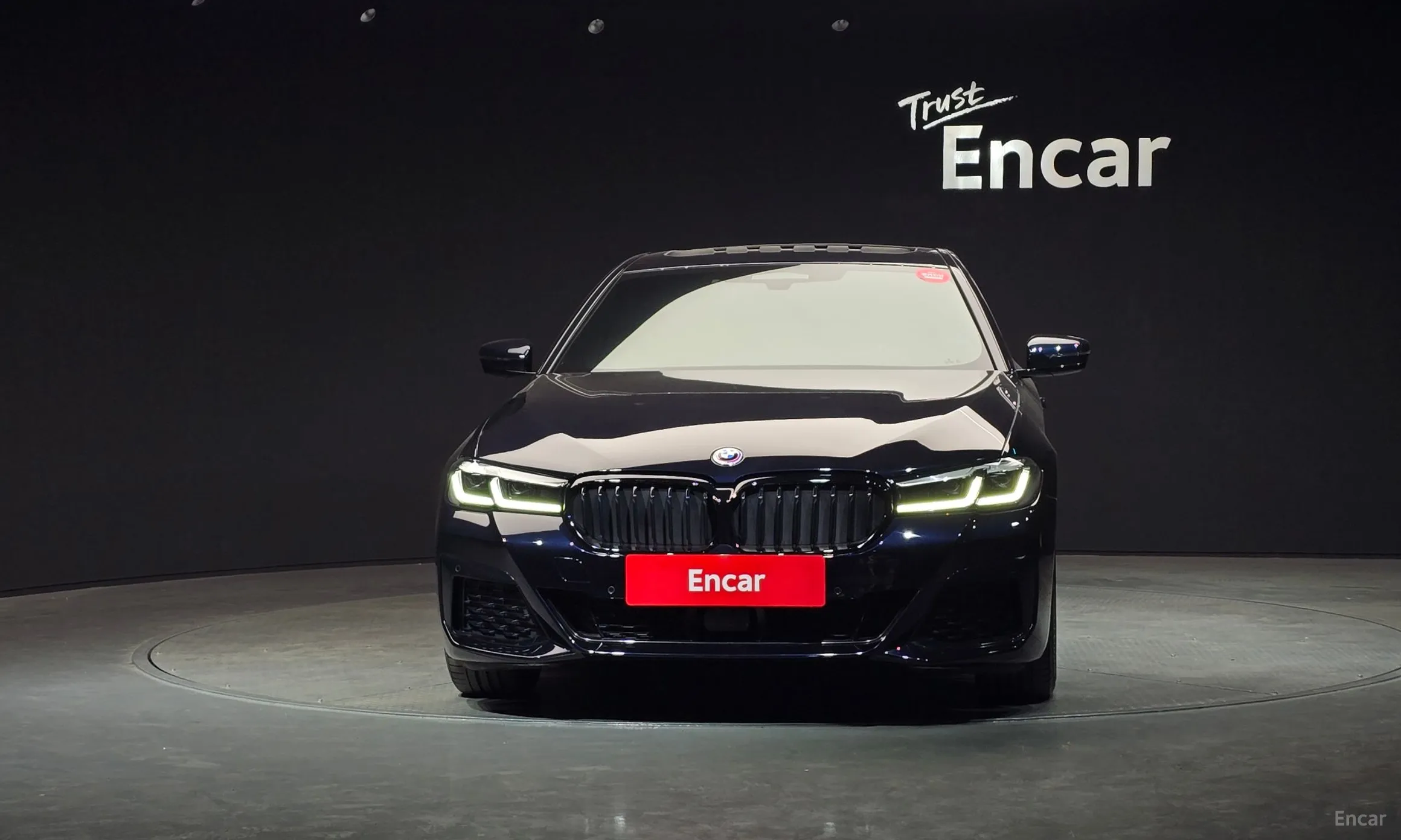 BMW 5 Series (G30) превью 3