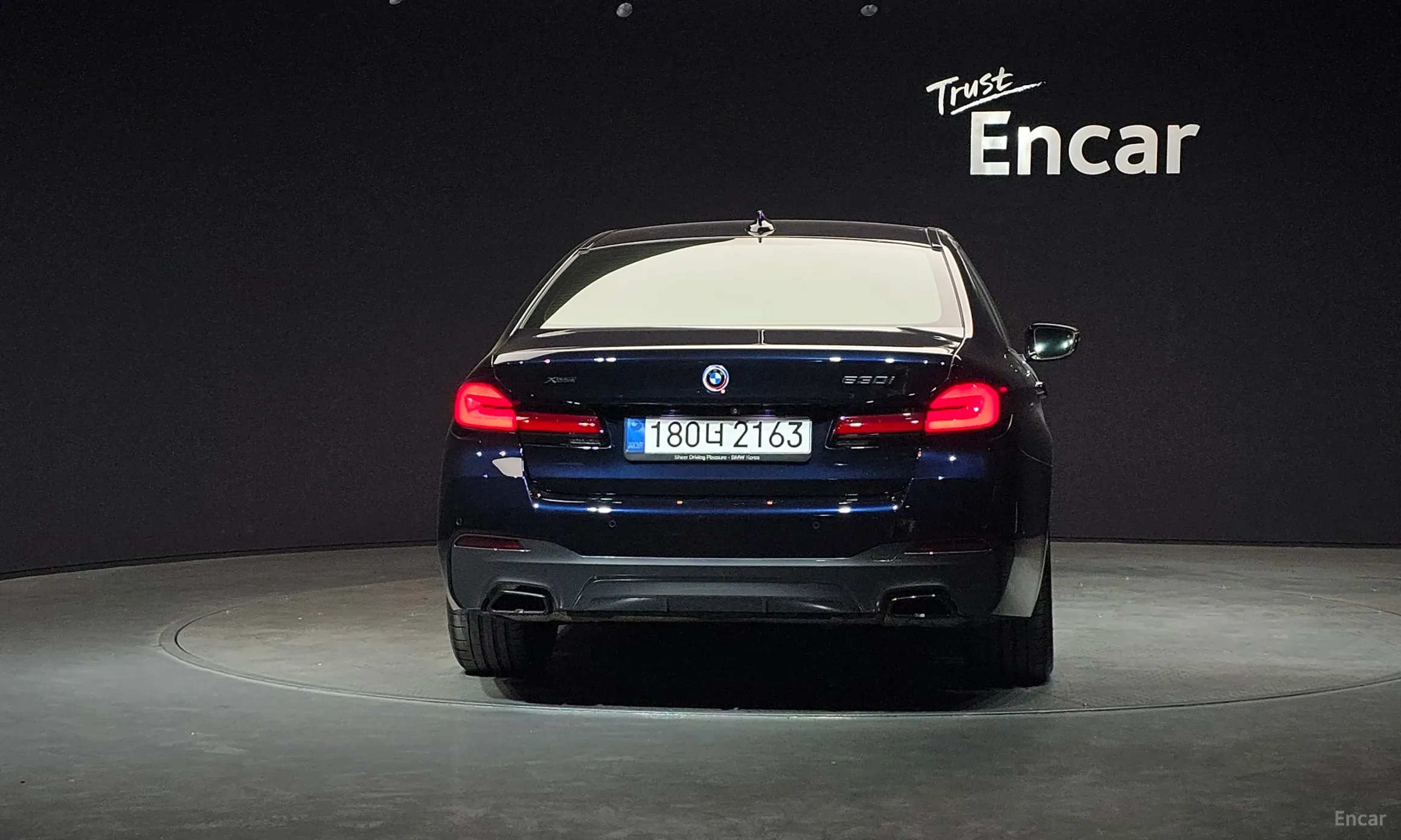 BMW 5 Series (G30) превью 4