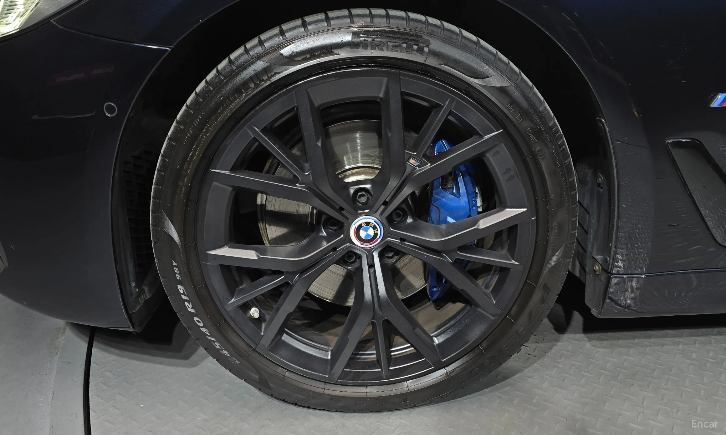 BMW 5 Series (G30) превью 5