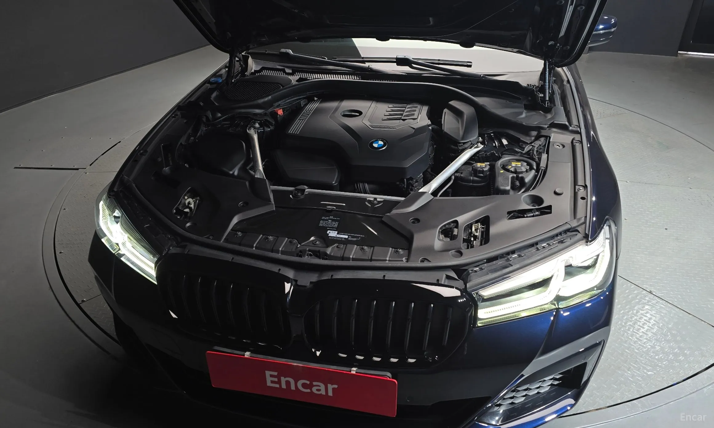 BMW 5 Series (G30) превью 6