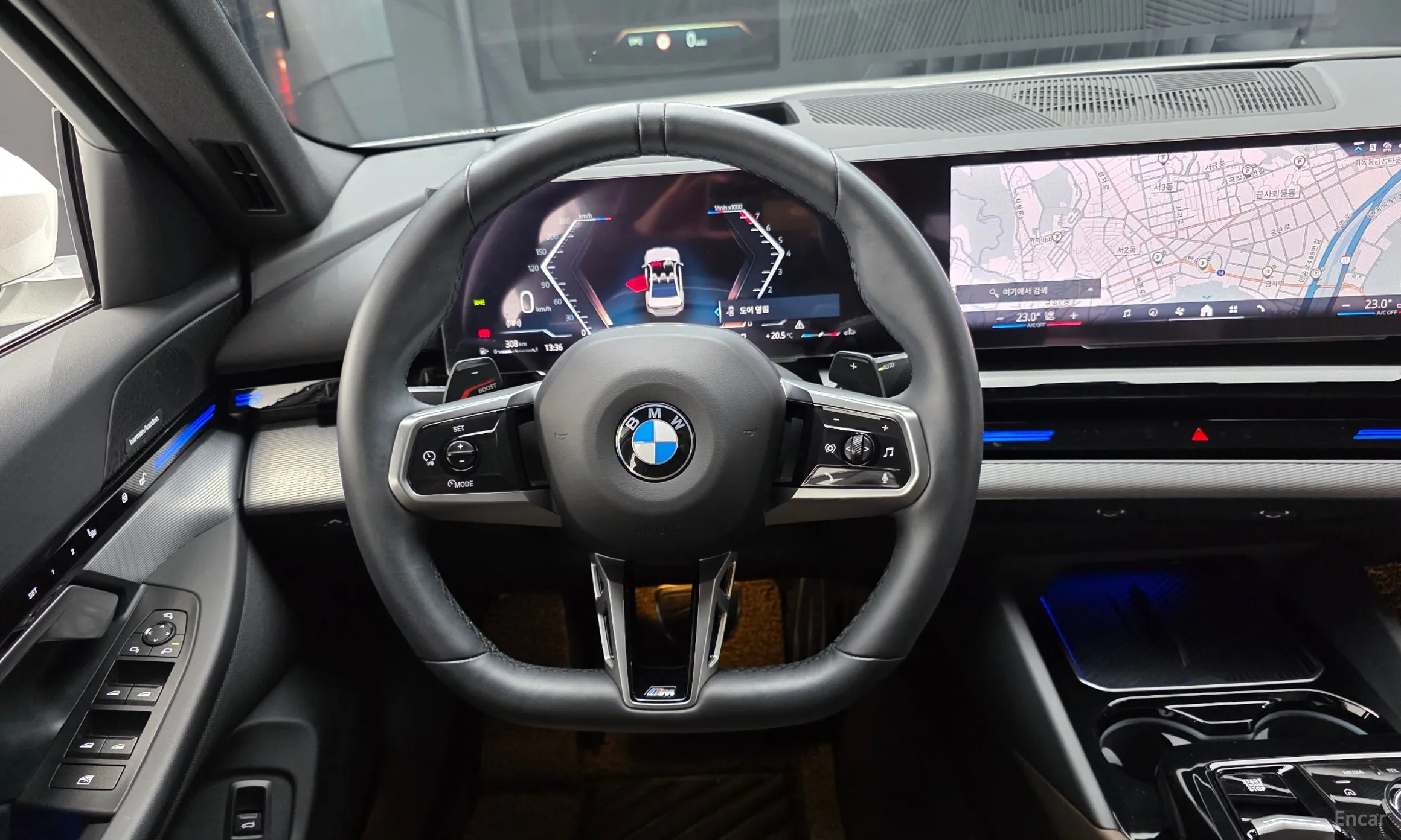 BMW 5 Series (G60) превью 13