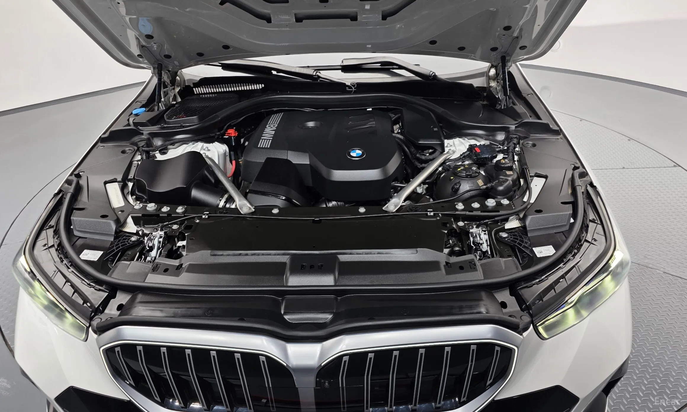 BMW 5 Series (G60) превью 6