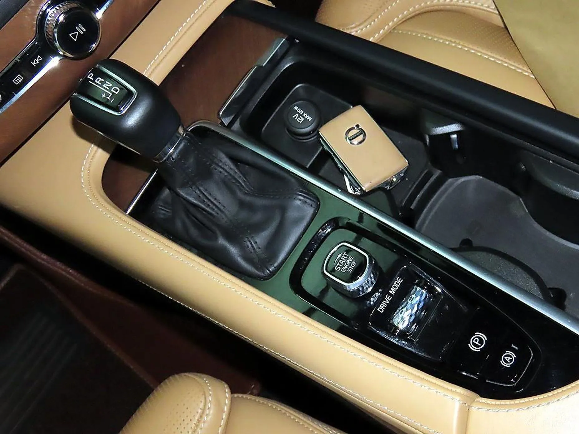 Volvo XC90 Gen 2 превью 12