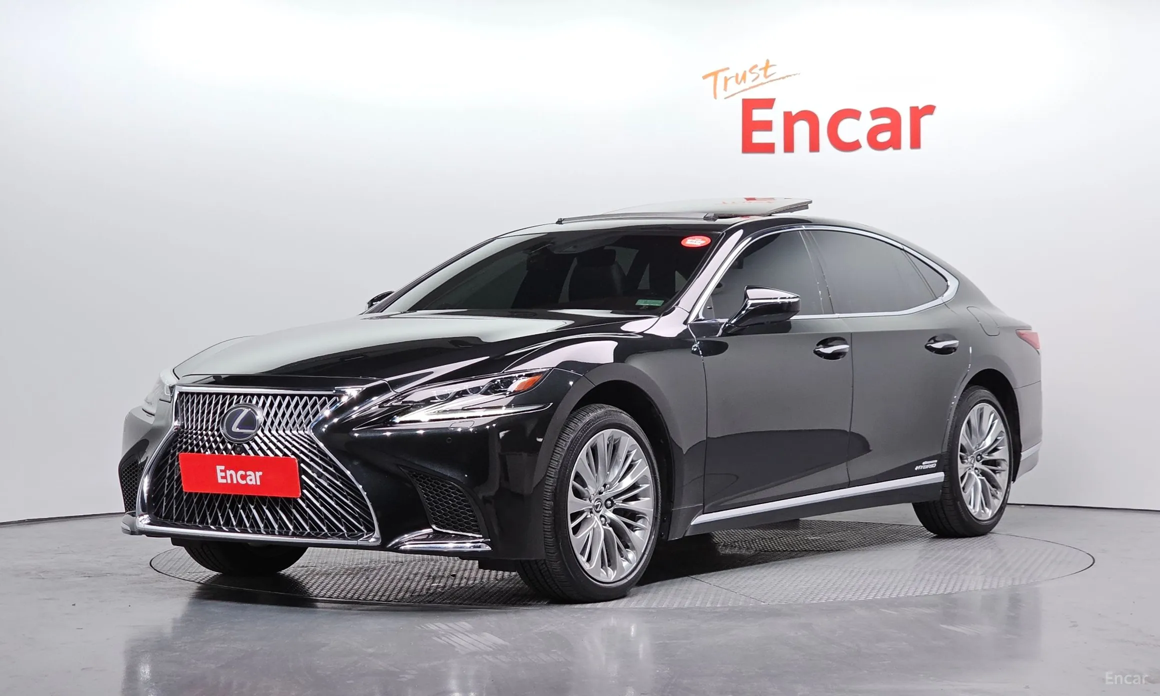 Lexus LS500h Gen 5